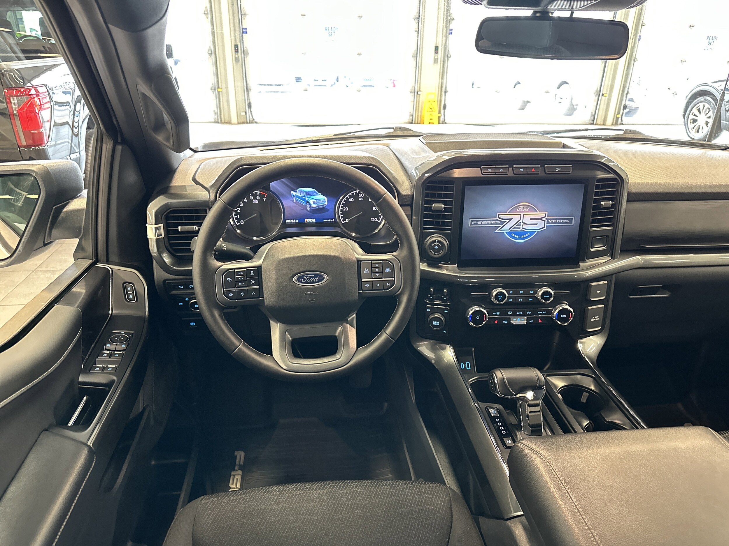 2023 Ford F-150 XLT photo 2