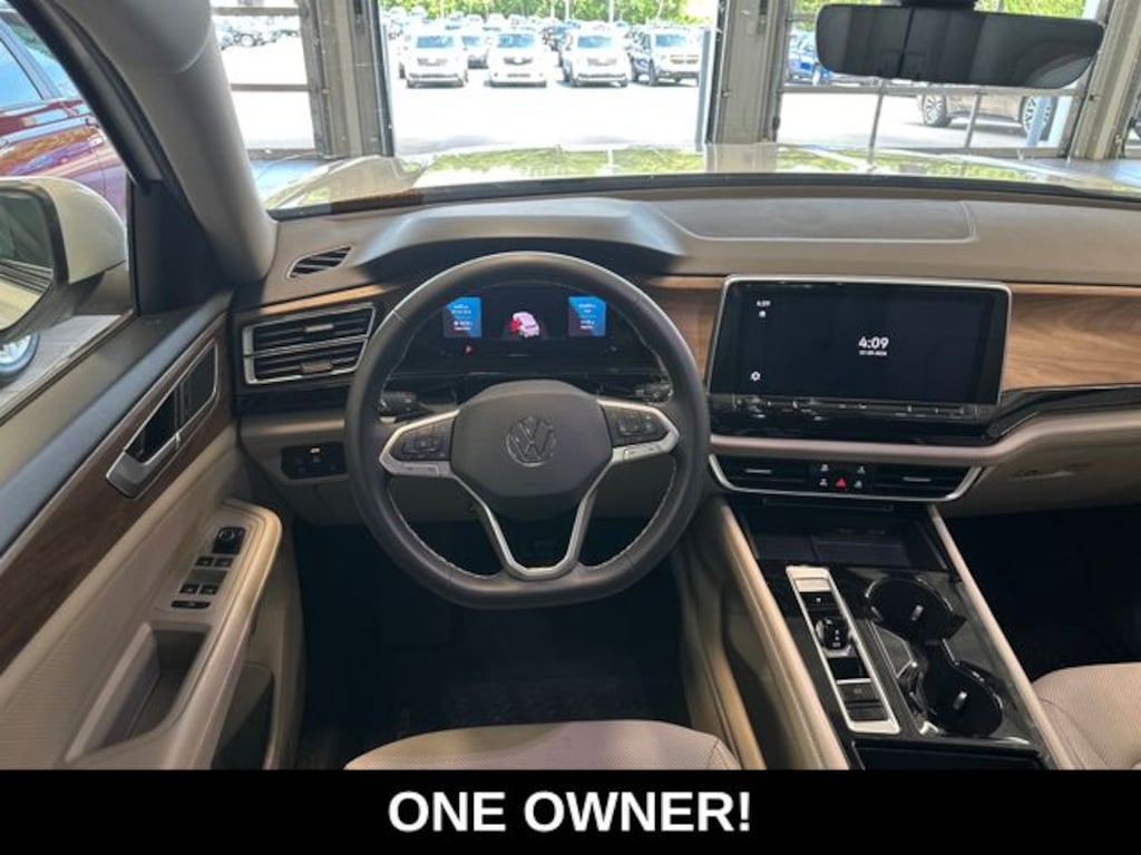 Used 2024 Volkswagen Atlas 2.0T SE w/Technology SUV