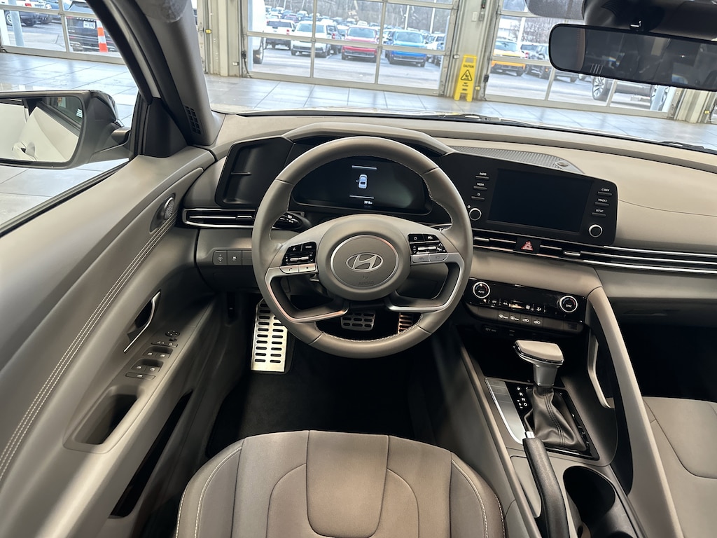 Used 2025 Hyundai Elantra SEL Sport Sedan