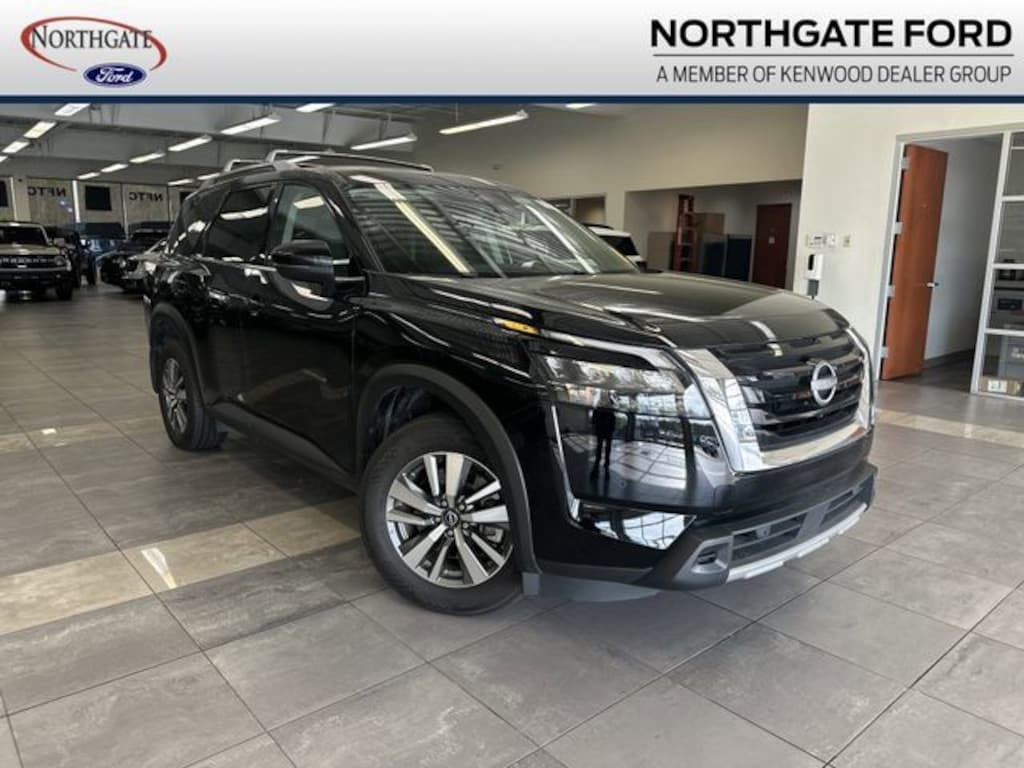 Used 2025 Nissan Pathfinder SL SUV