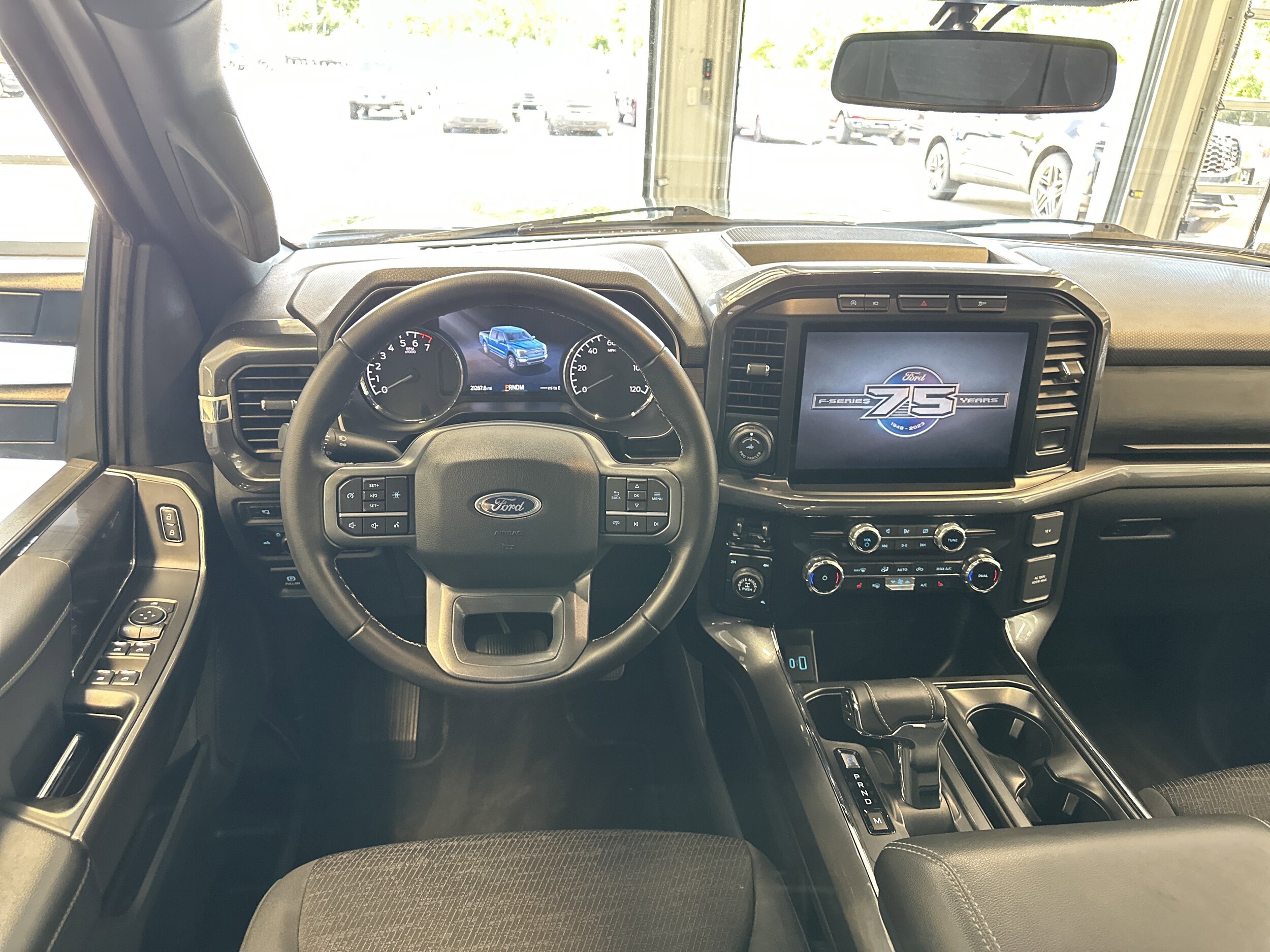 2023 Ford F-150 XLT photo 2