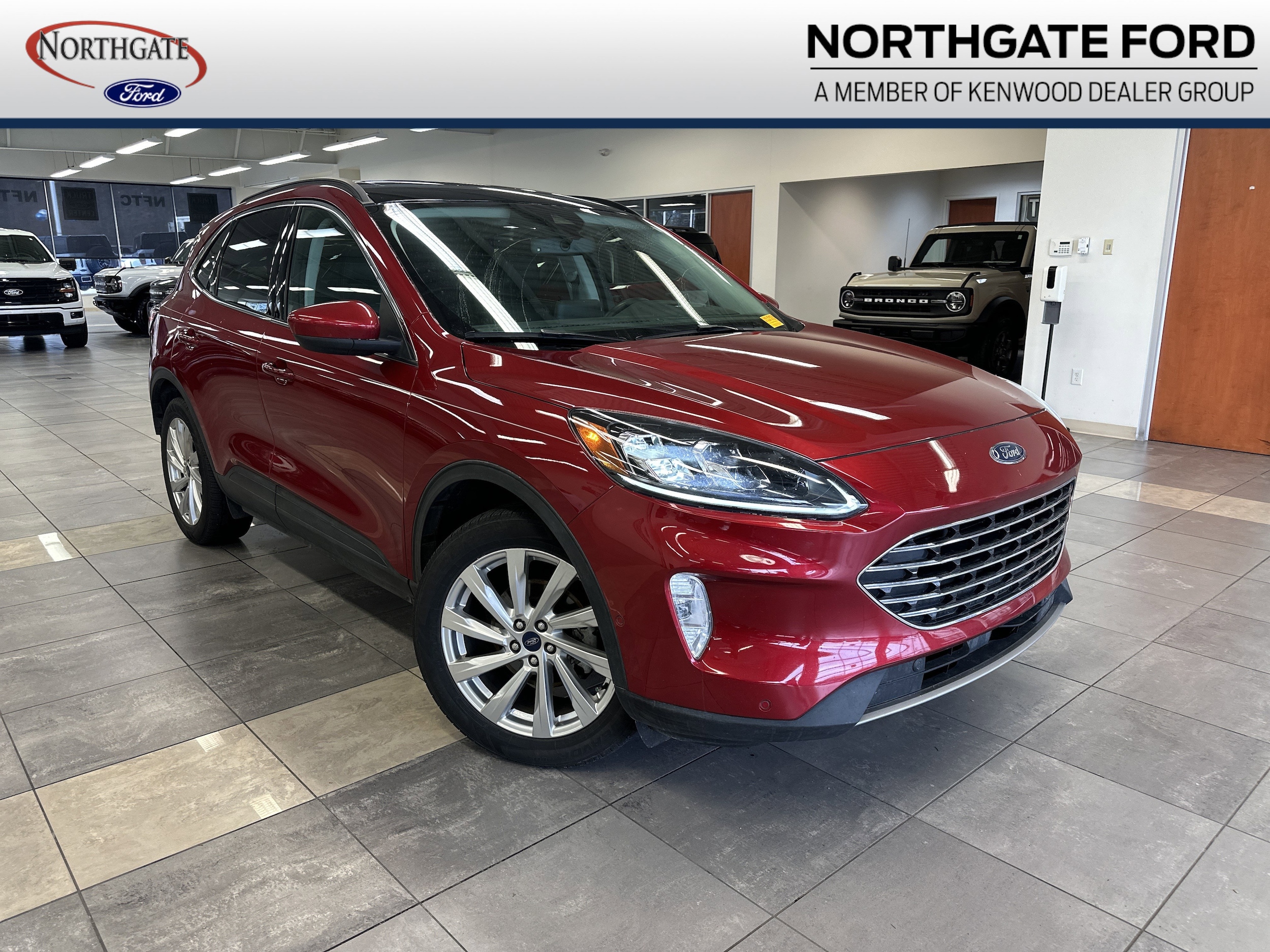 2021 Ford Escape Titanium's photo