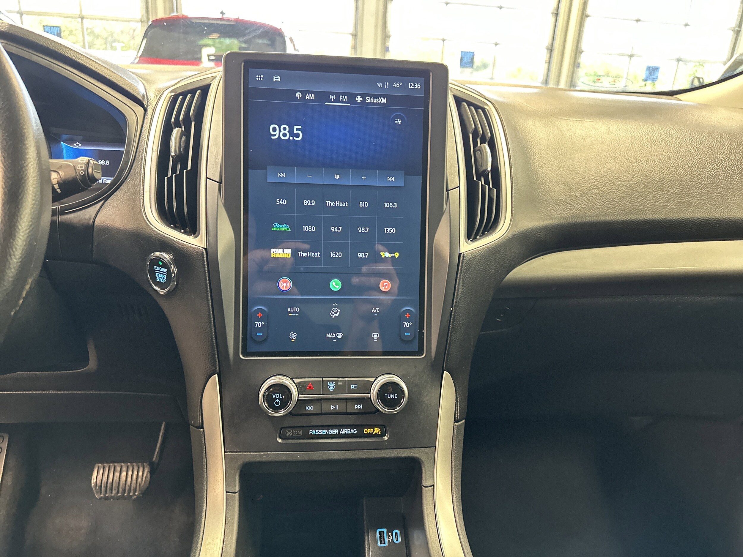 2022 Ford Edge SE photo 3