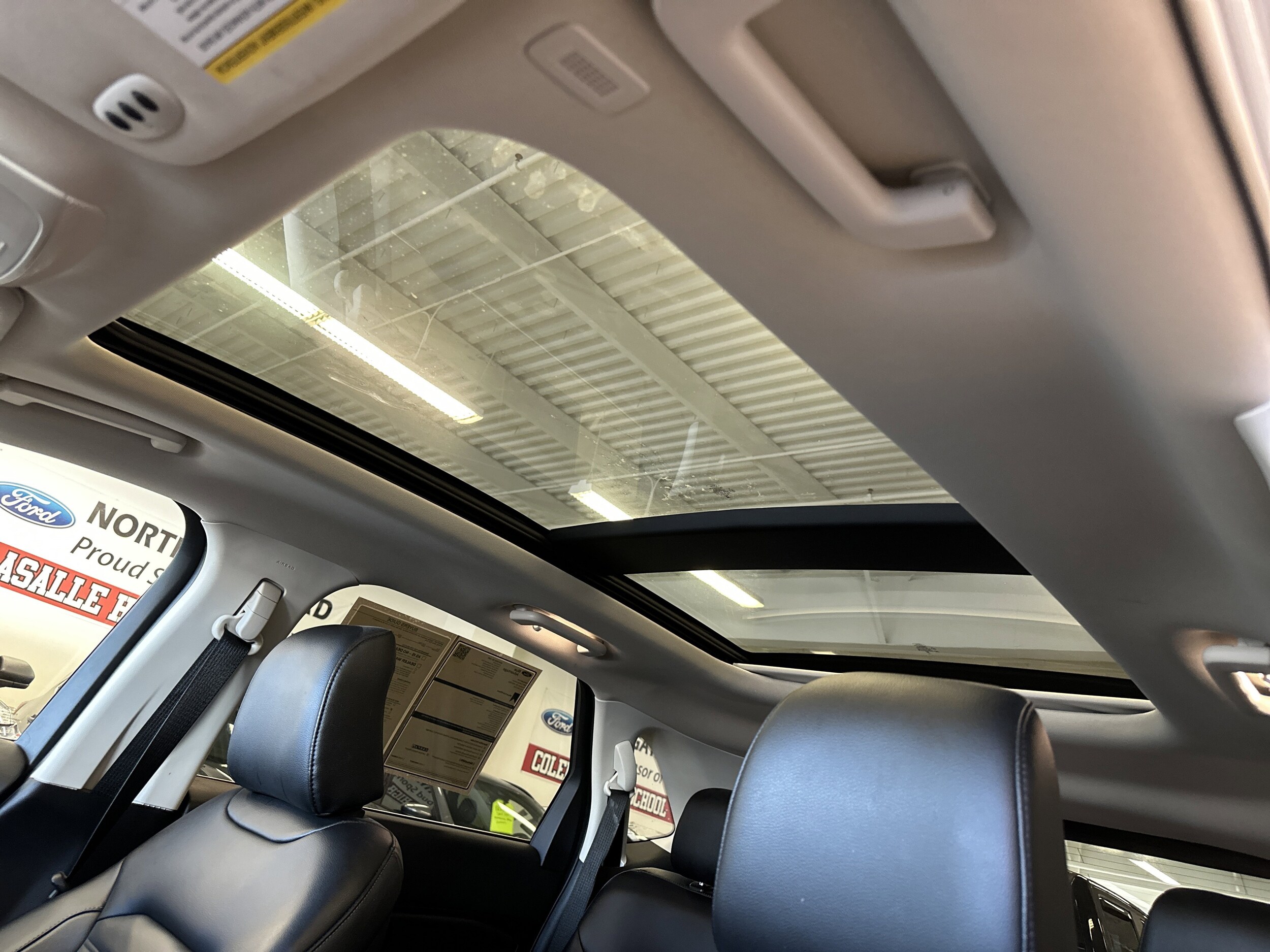 2023 Ford Edge SEL photo 4