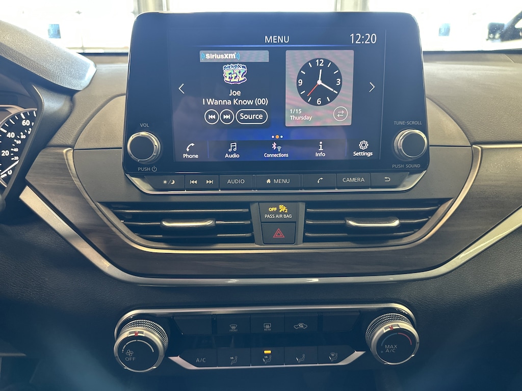 Used 2024 Nissan Altima 2.5 SV Sedan