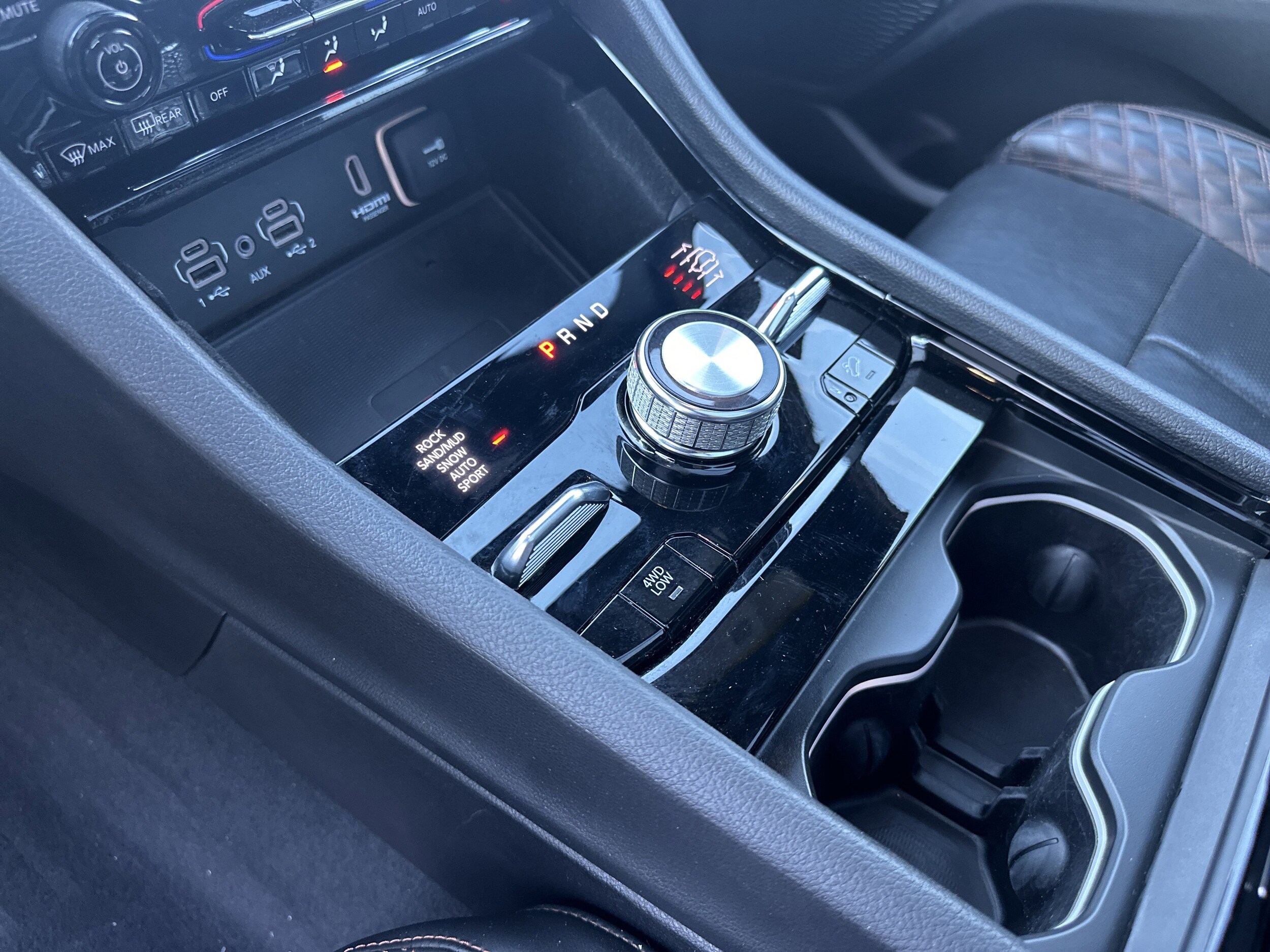 2022 Jeep Grand Cherokee L Summit photo 3