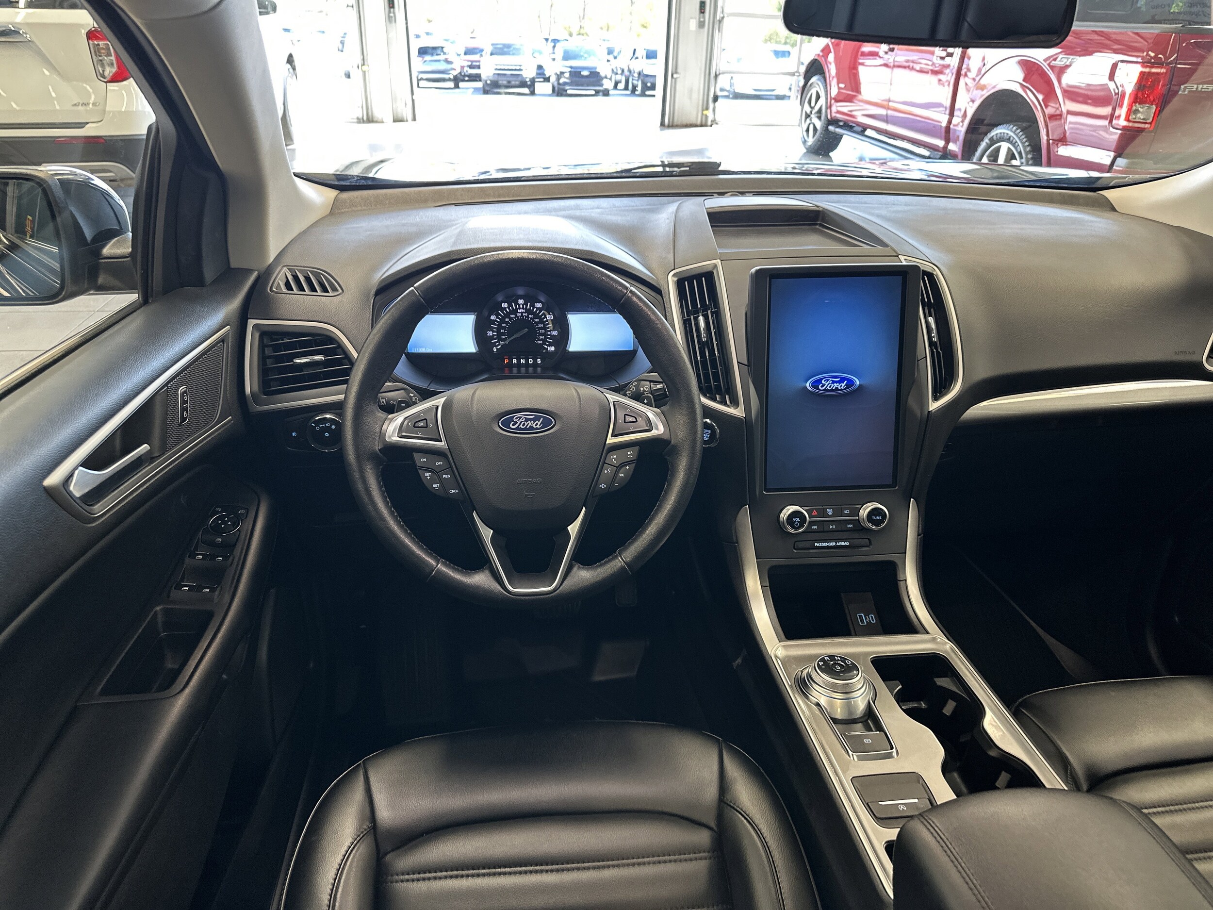 2023 Ford Edge SEL photo 2