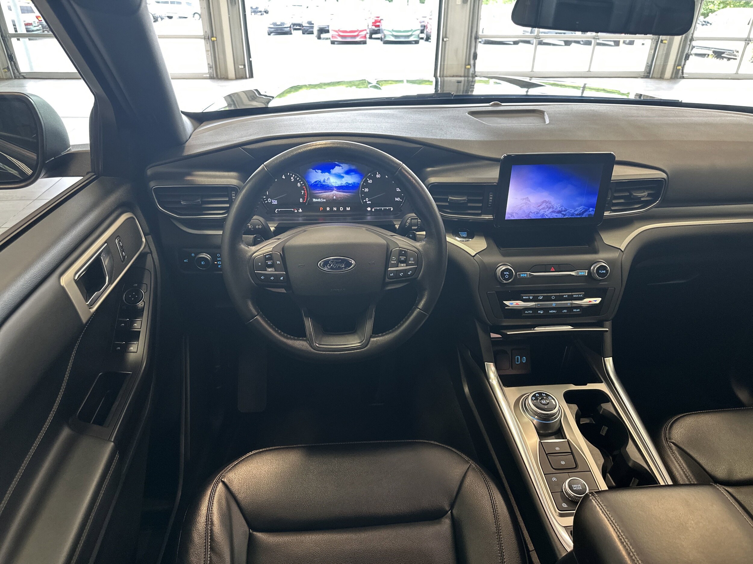 2020 Ford Explorer XLT photo 2
