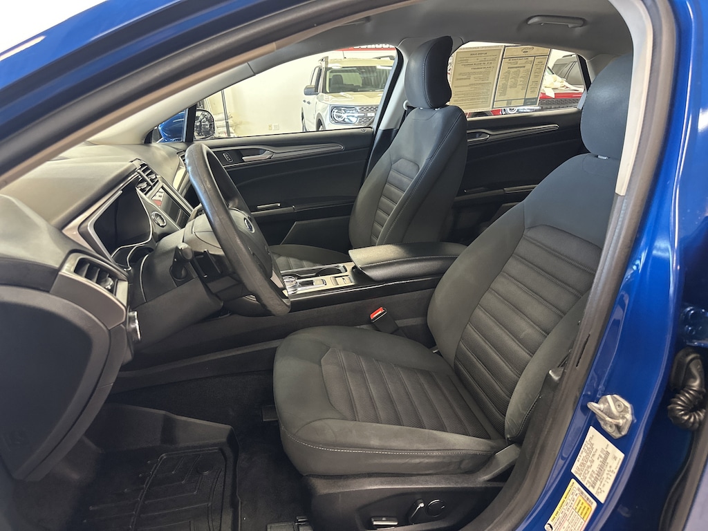 Used 2017 Ford Fusion SE Sedan
