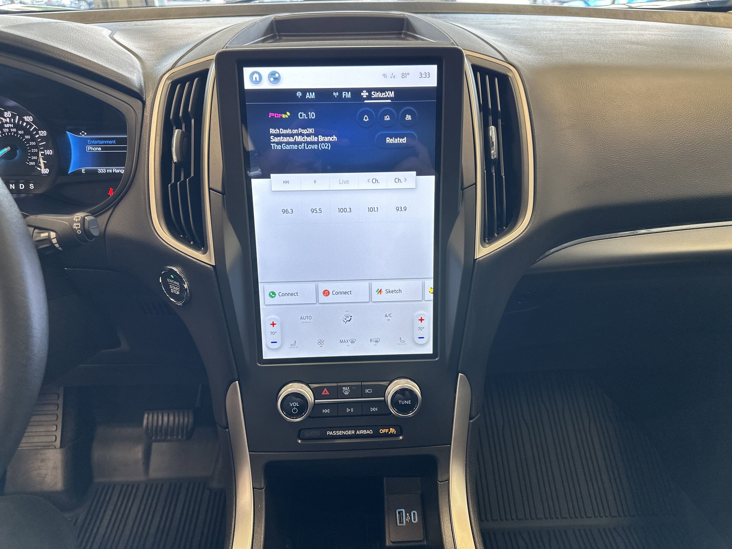 2022 Ford Edge SEL photo 3