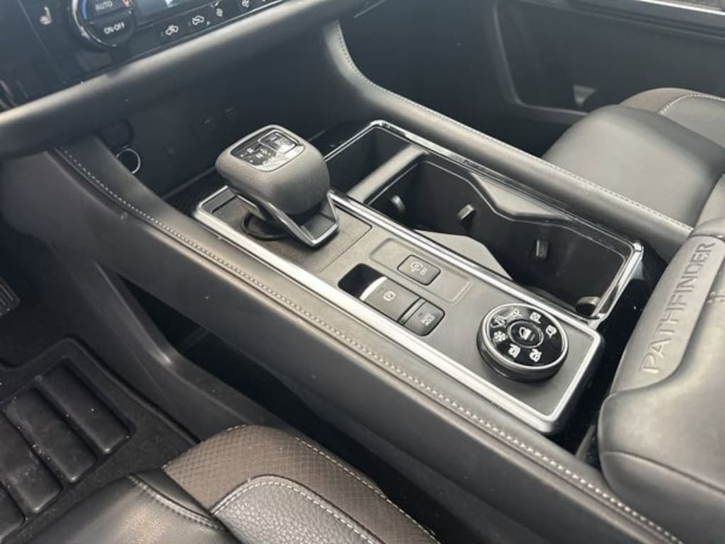 Used 2025 Nissan Pathfinder SL SUV