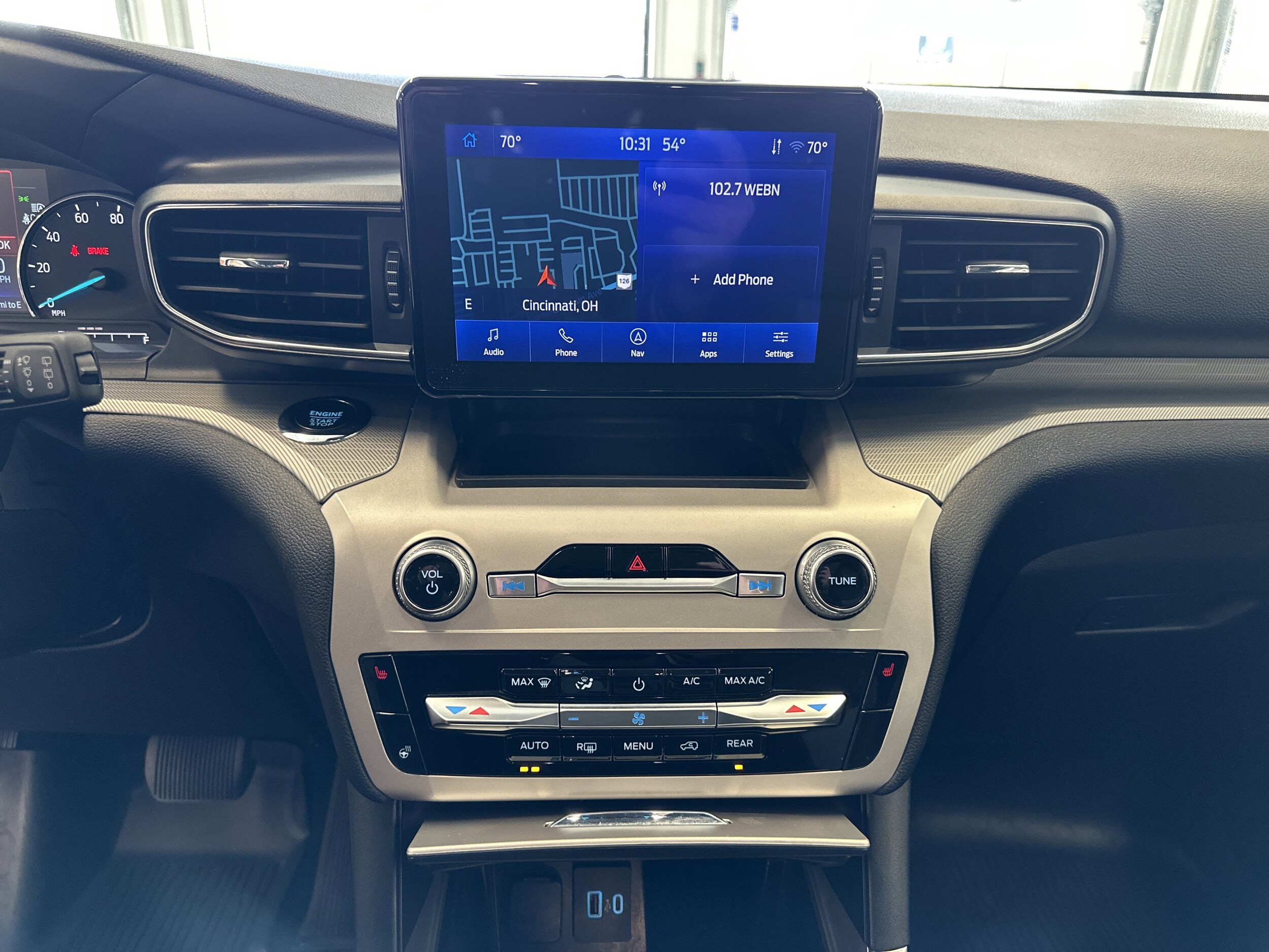 2023 Ford Explorer XLT photo 3