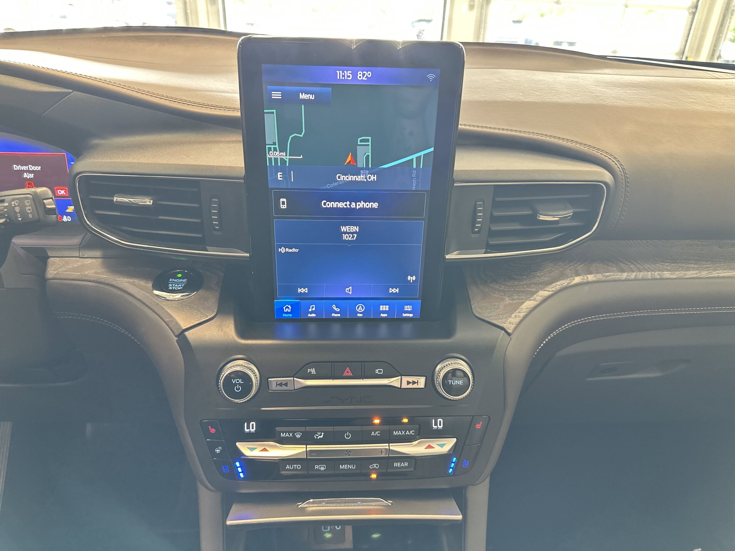 2020 Ford Explorer Platinum photo 3