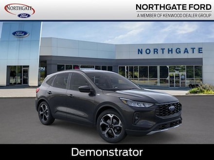 New 2025 Ford Escape ST-Line Select SUV Cincinnati, OH