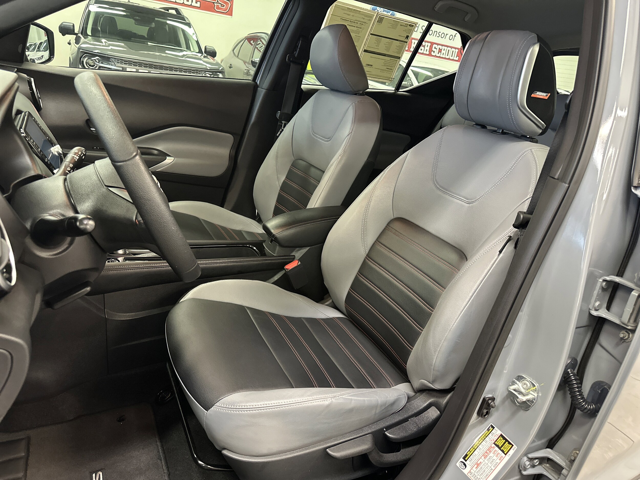 2024 Nissan Kicks SR photo 3