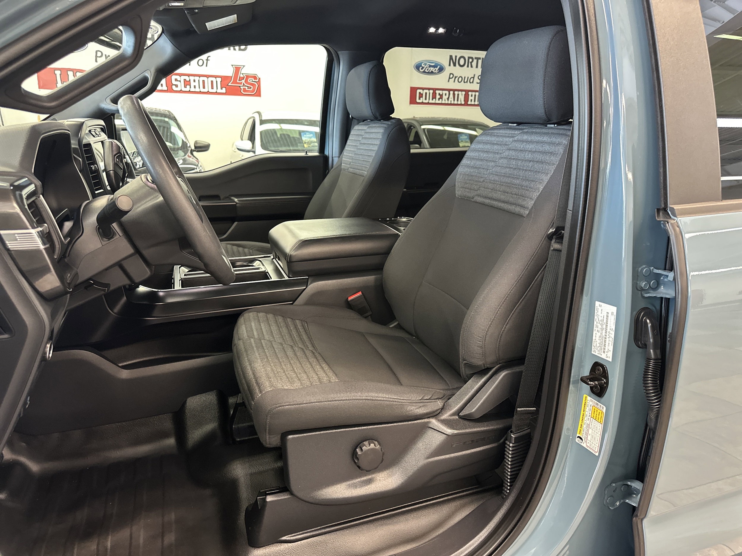 2023 Ford F-150 XL photo 4