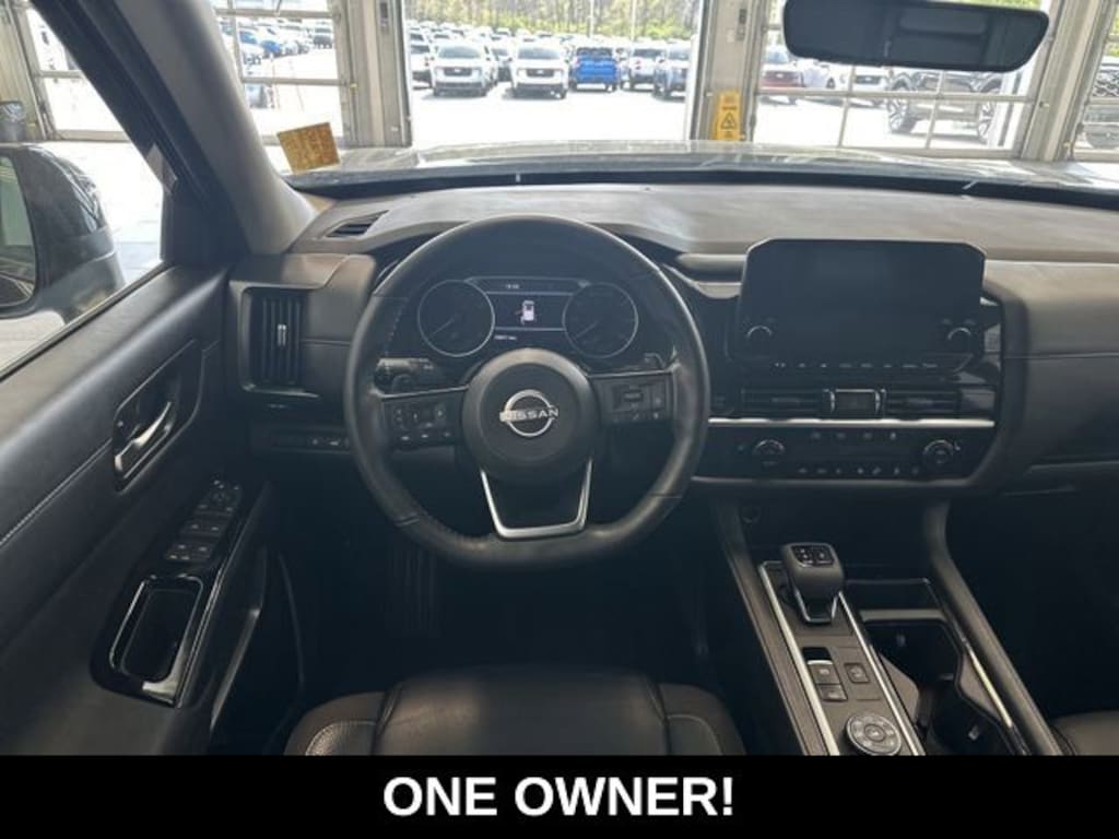 Used 2025 Nissan Pathfinder SL SUV