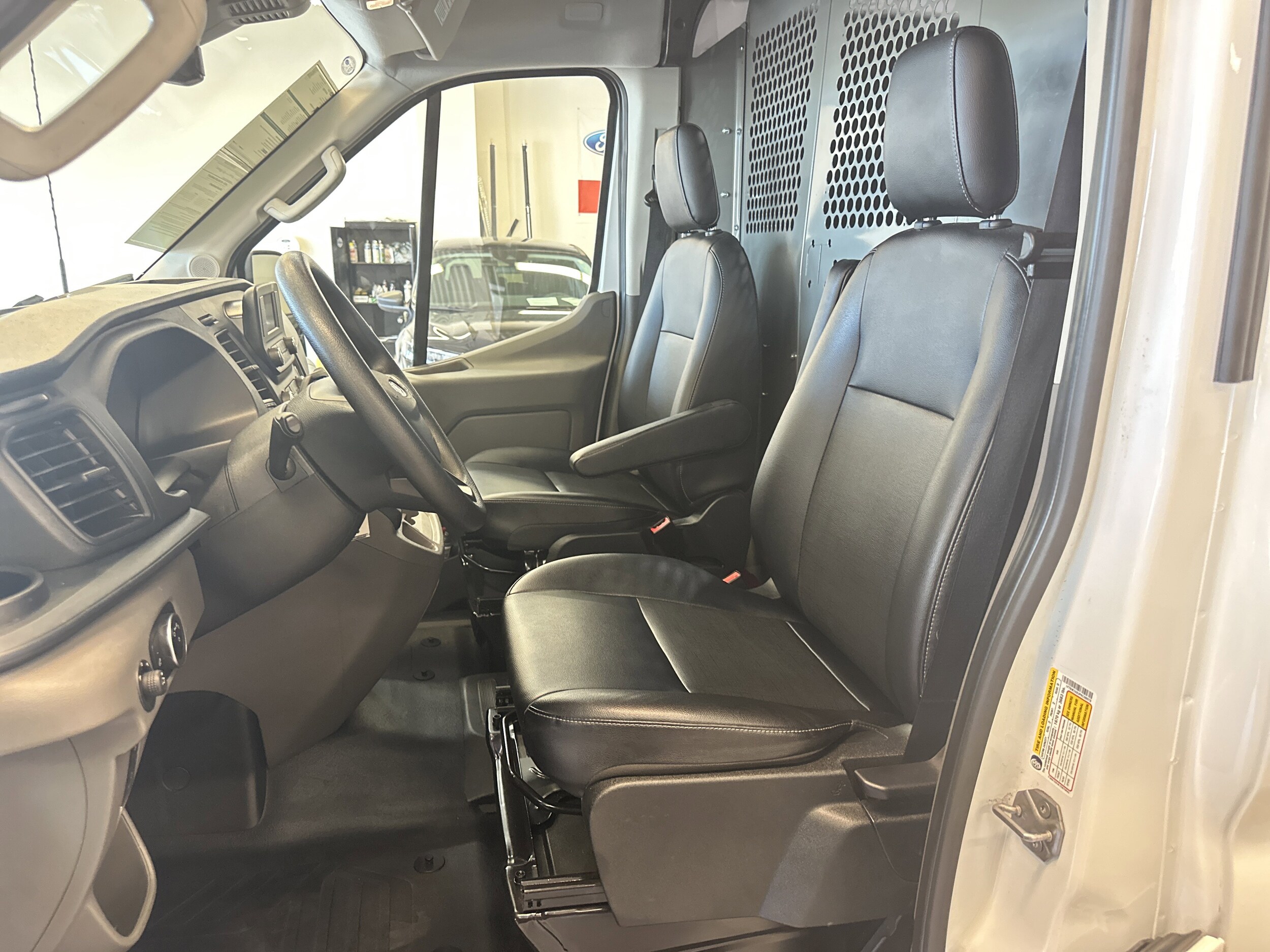 2023 Ford Transit Cargo Van photo 4