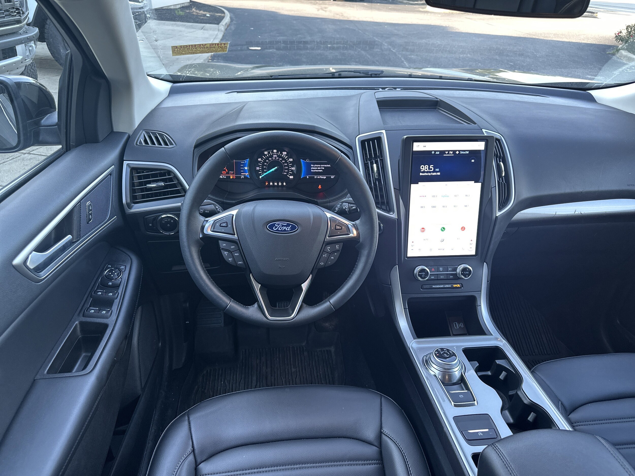 2024 Ford Edge SEL photo 2