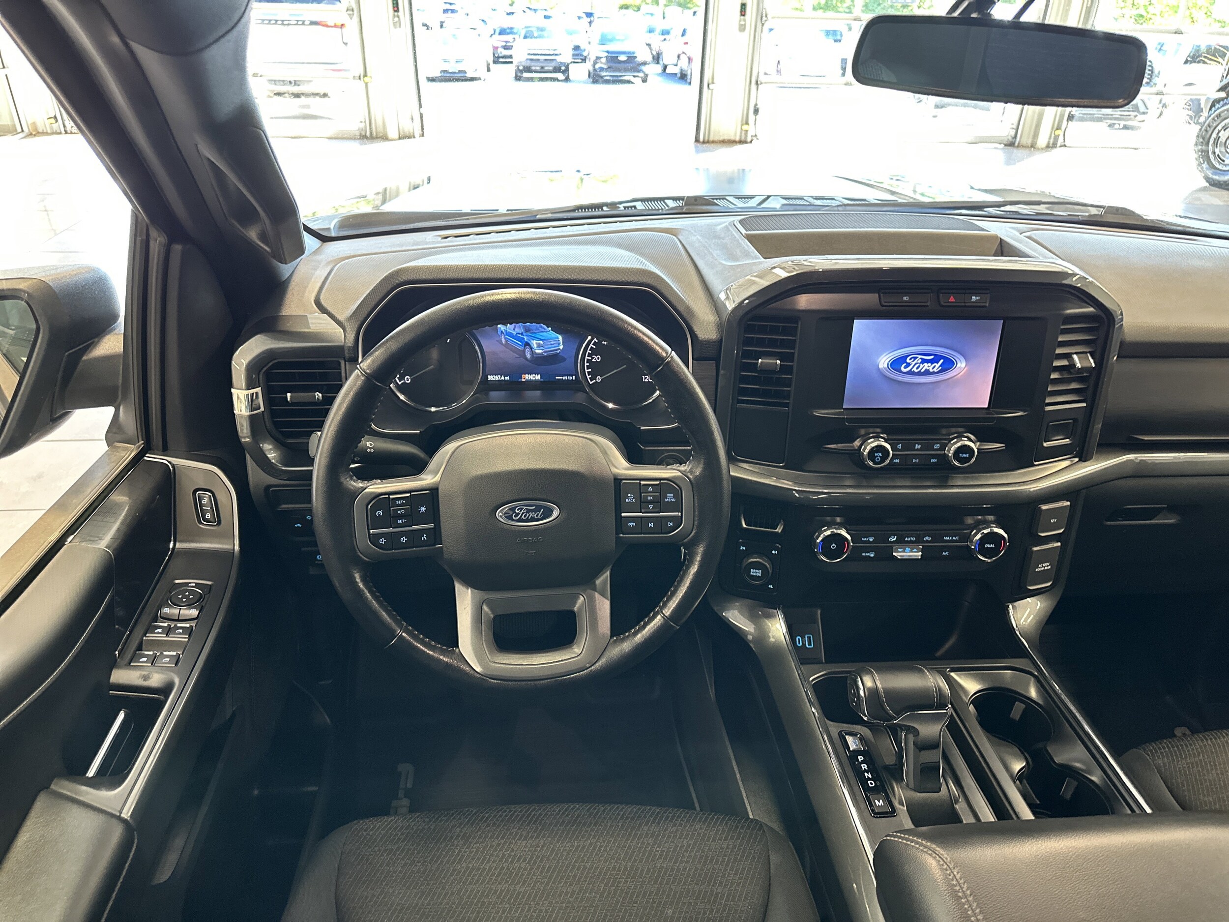 2022 Ford F-150 XLT photo 2