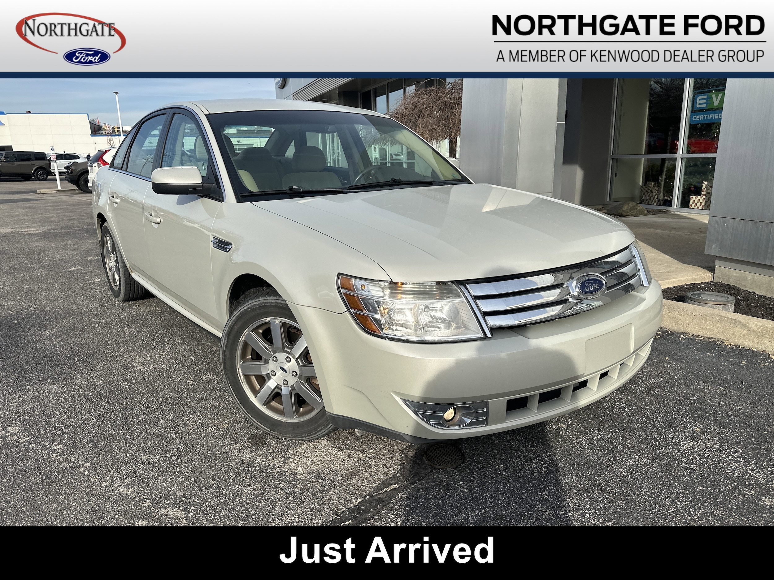 2008 Ford Taurus SEL's photo