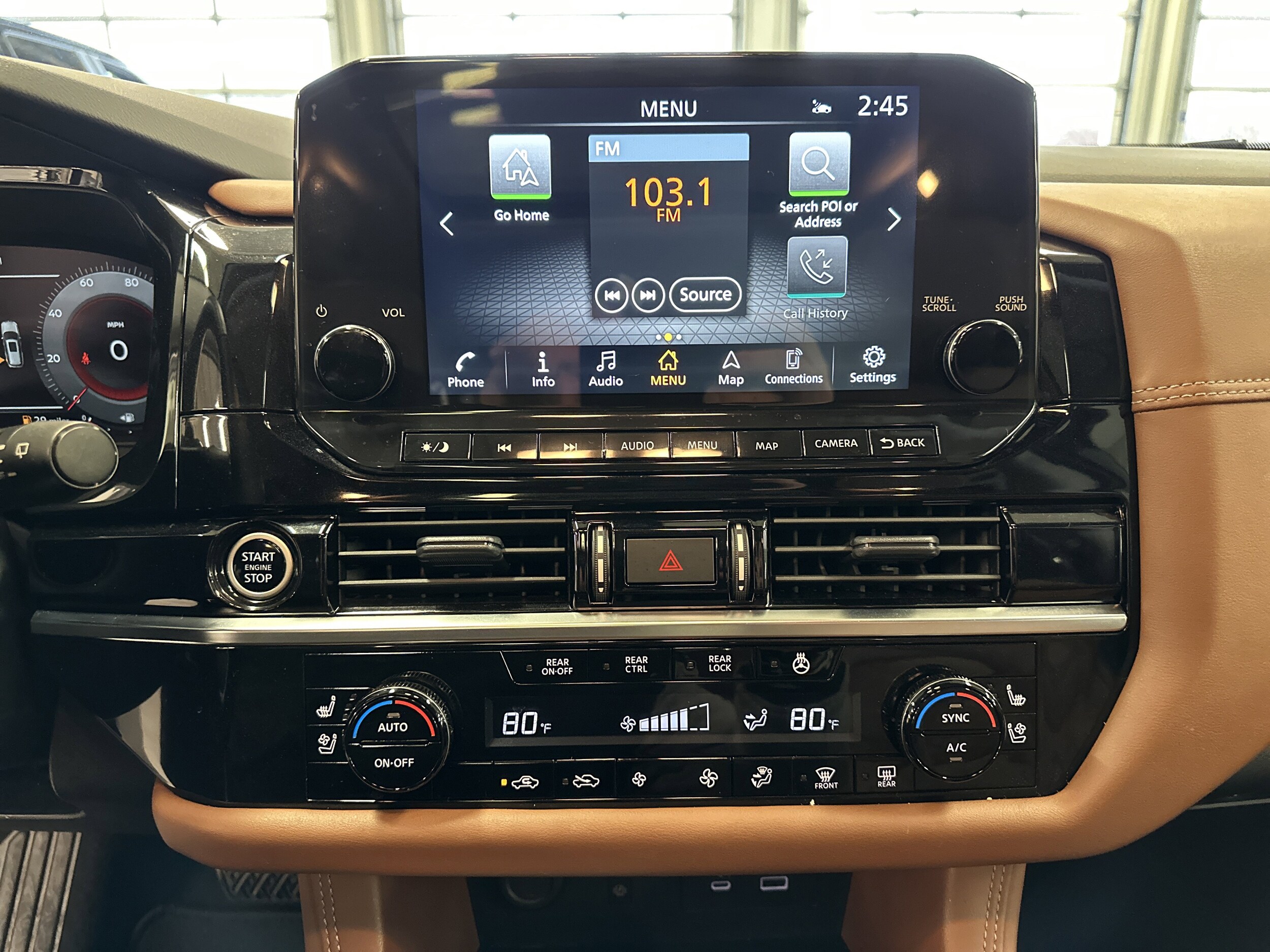 2023 Nissan Pathfinder Platinum photo 3