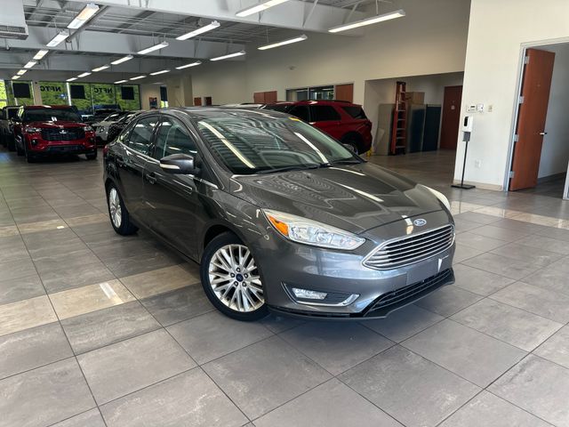 2016 Ford Focus Sedan Titanium's photo