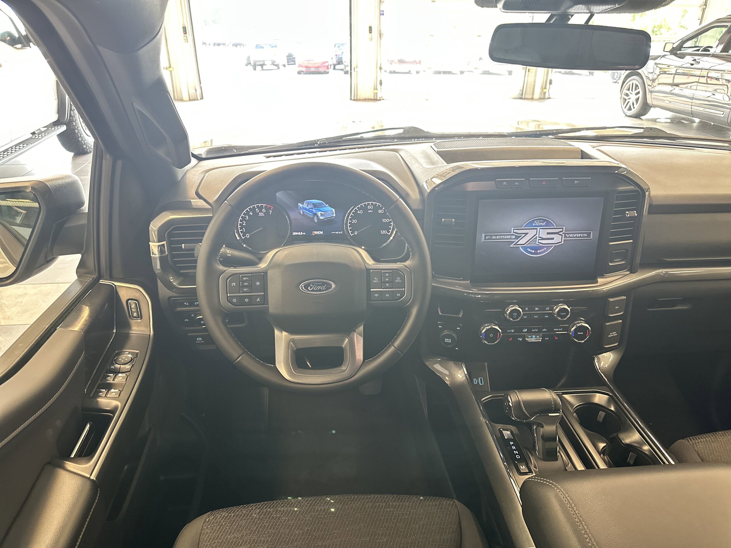 2023 Ford F-150 XLT photo 2