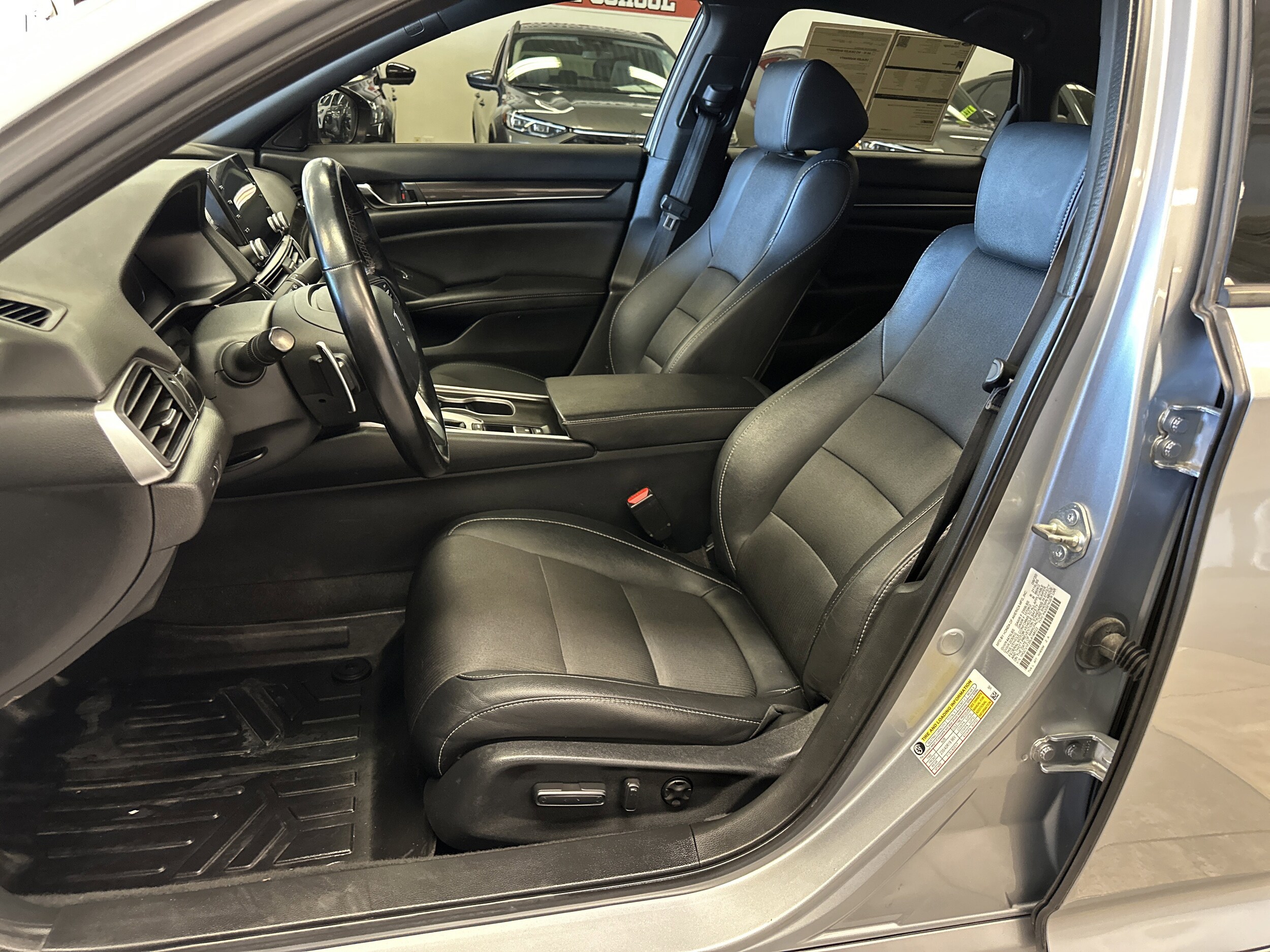 2020 Honda Accord Sport photo 4