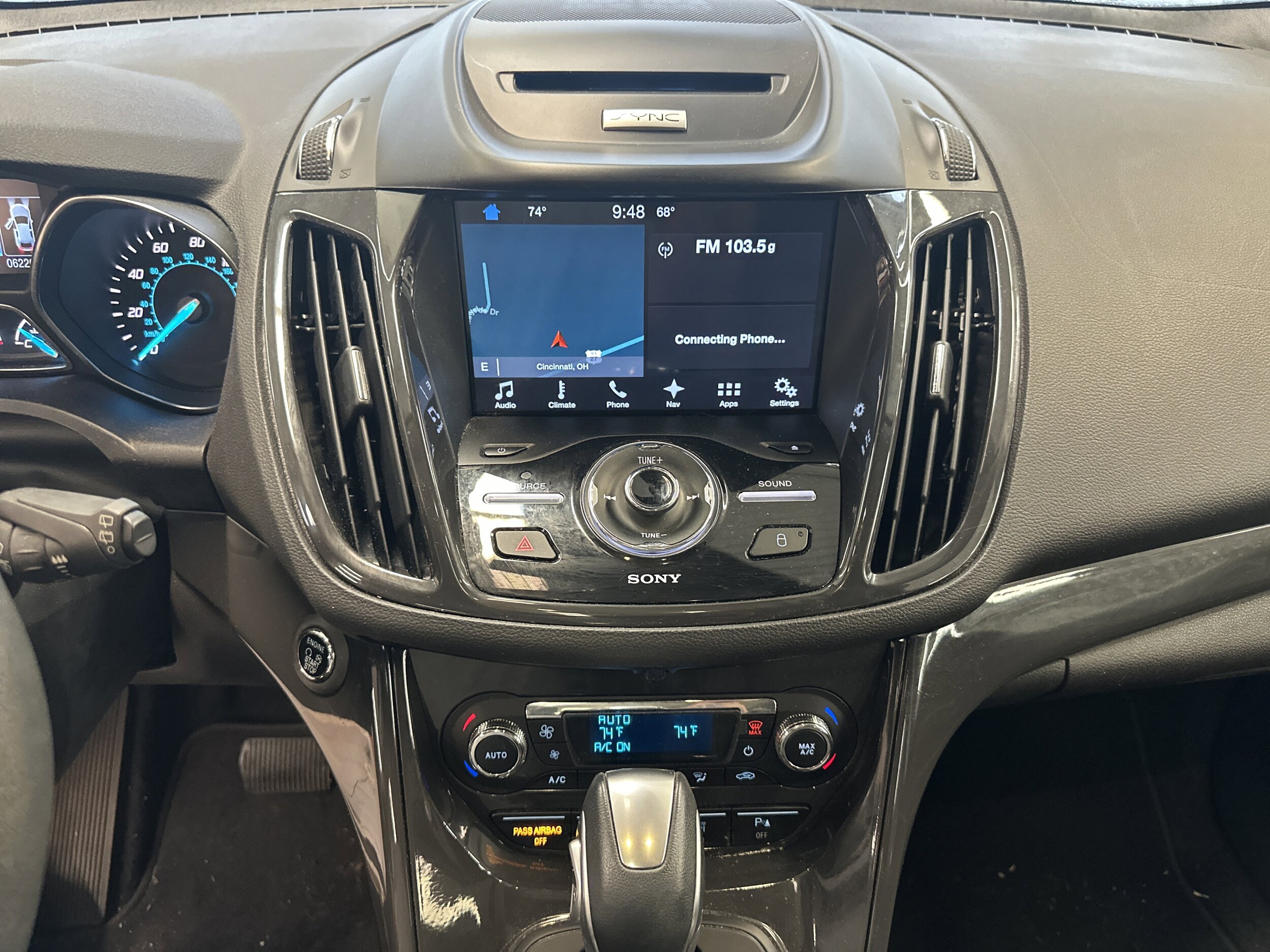 2016 Ford Escape Titanium photo 3