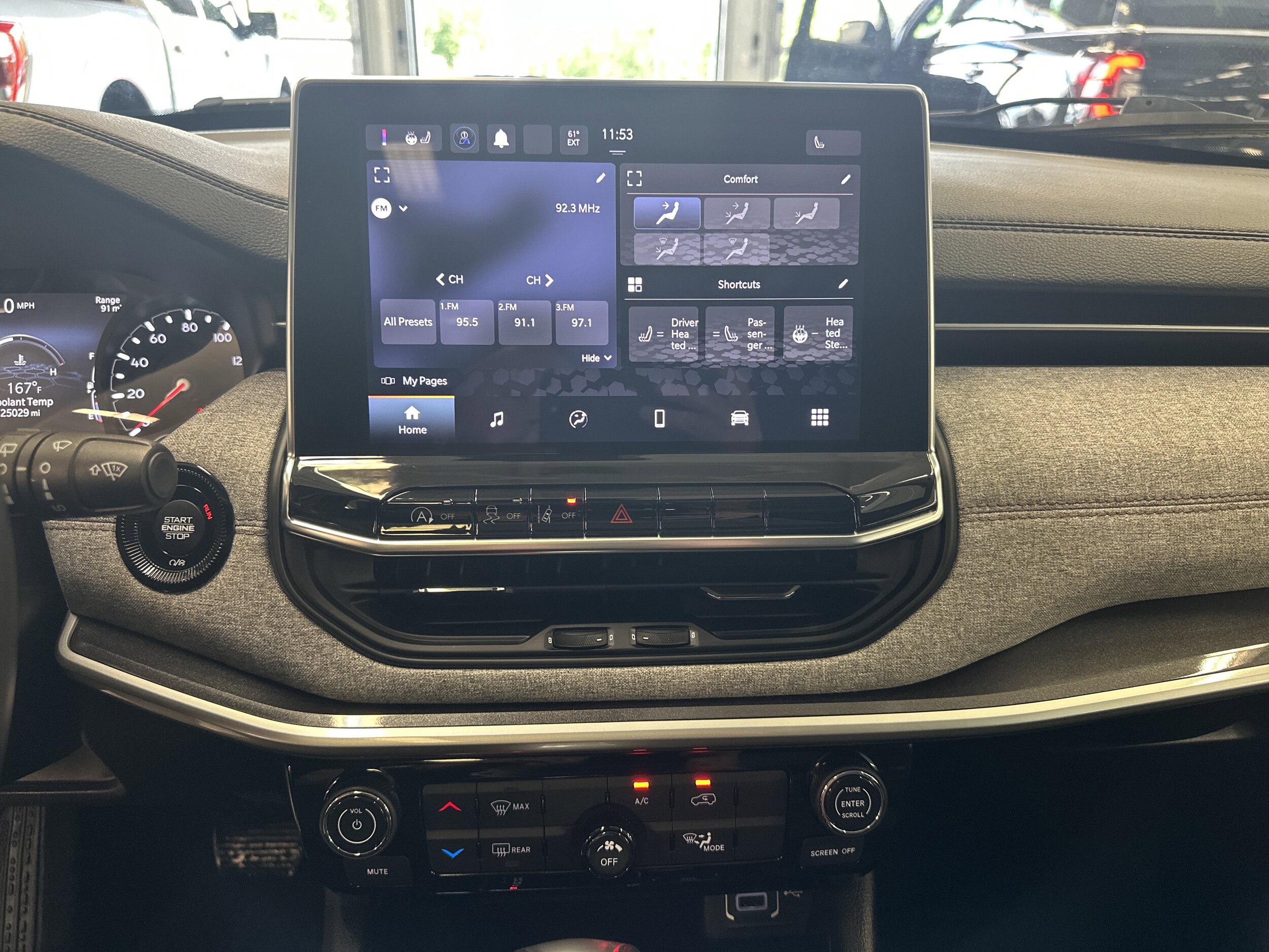 2022 Jeep Compass Latitude Lux photo 3
