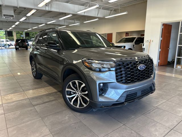 2025 Ford Explorer ST-LINE 4WD (PL535)'s photo