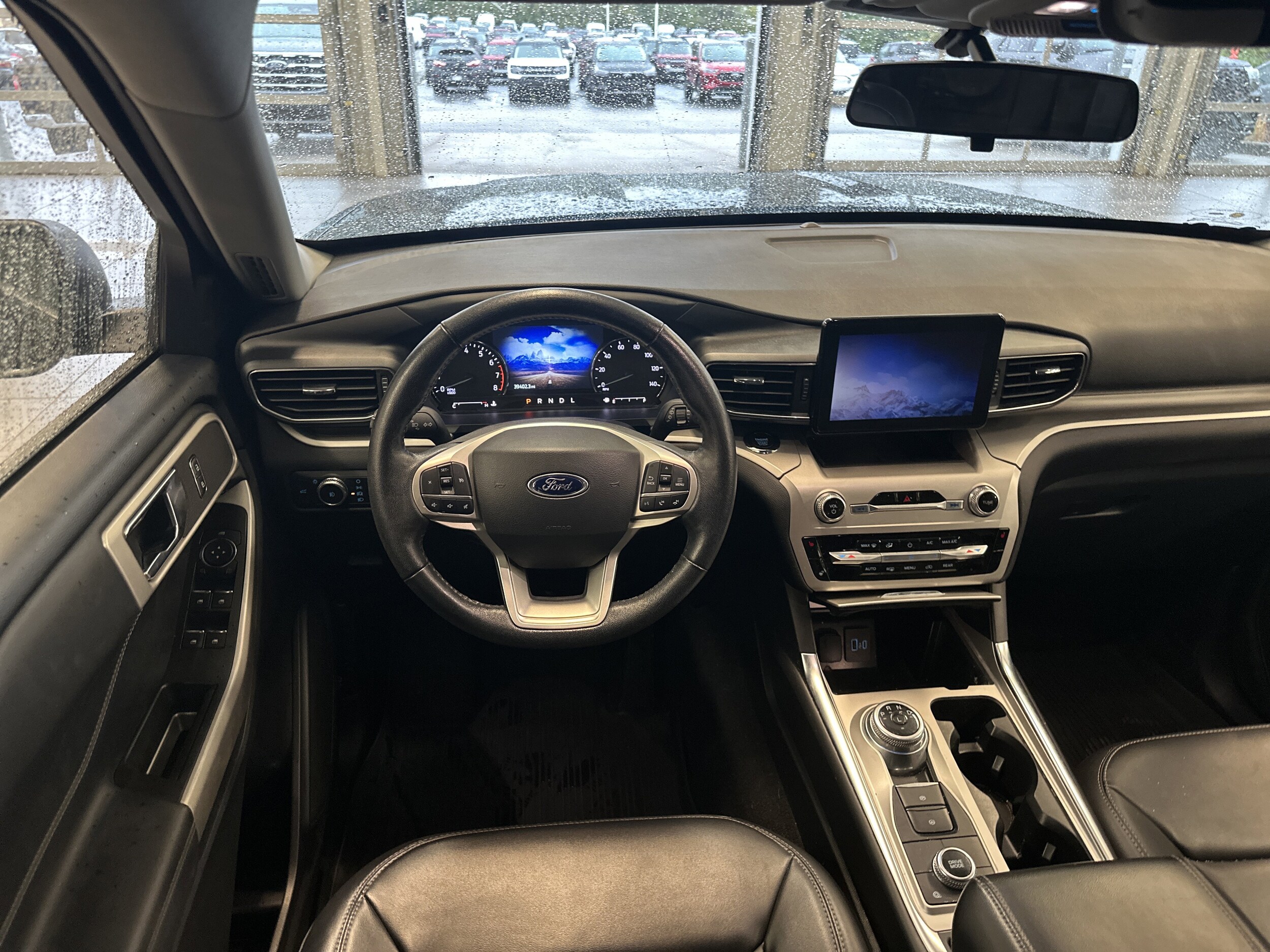 2022 Ford Explorer XLT photo 2