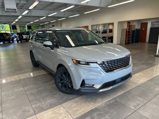 2024 Kia Sedona SX's photo