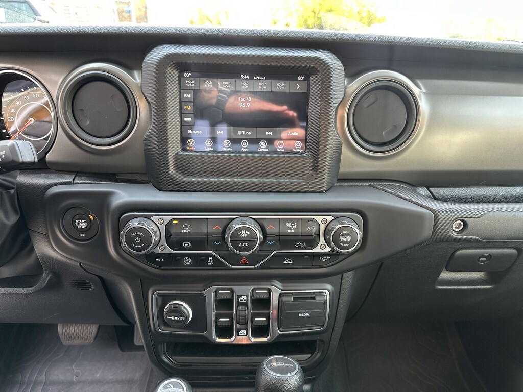 Used 2023 Jeep Gladiator Sport S Truck Crew Cab