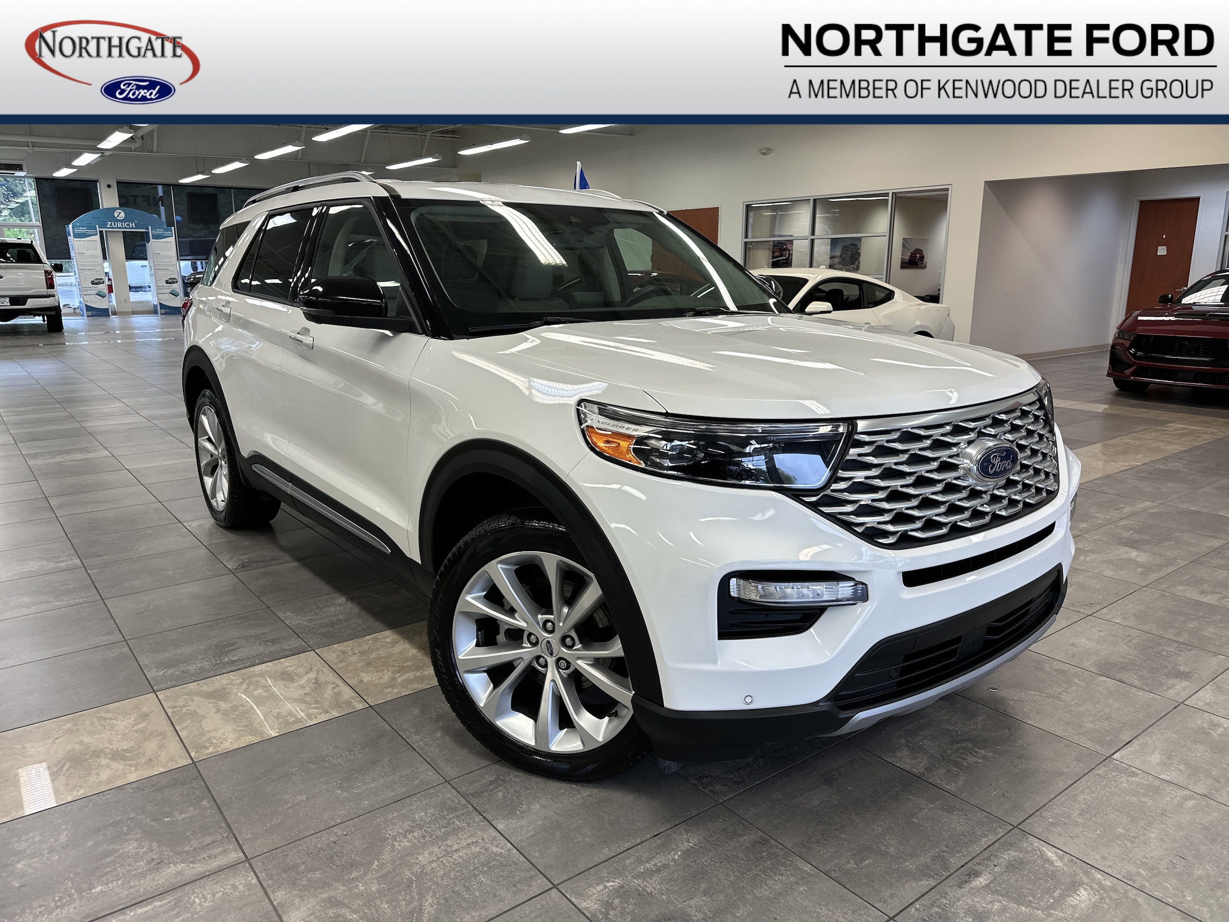 2022 Ford Explorer Platinum's photo