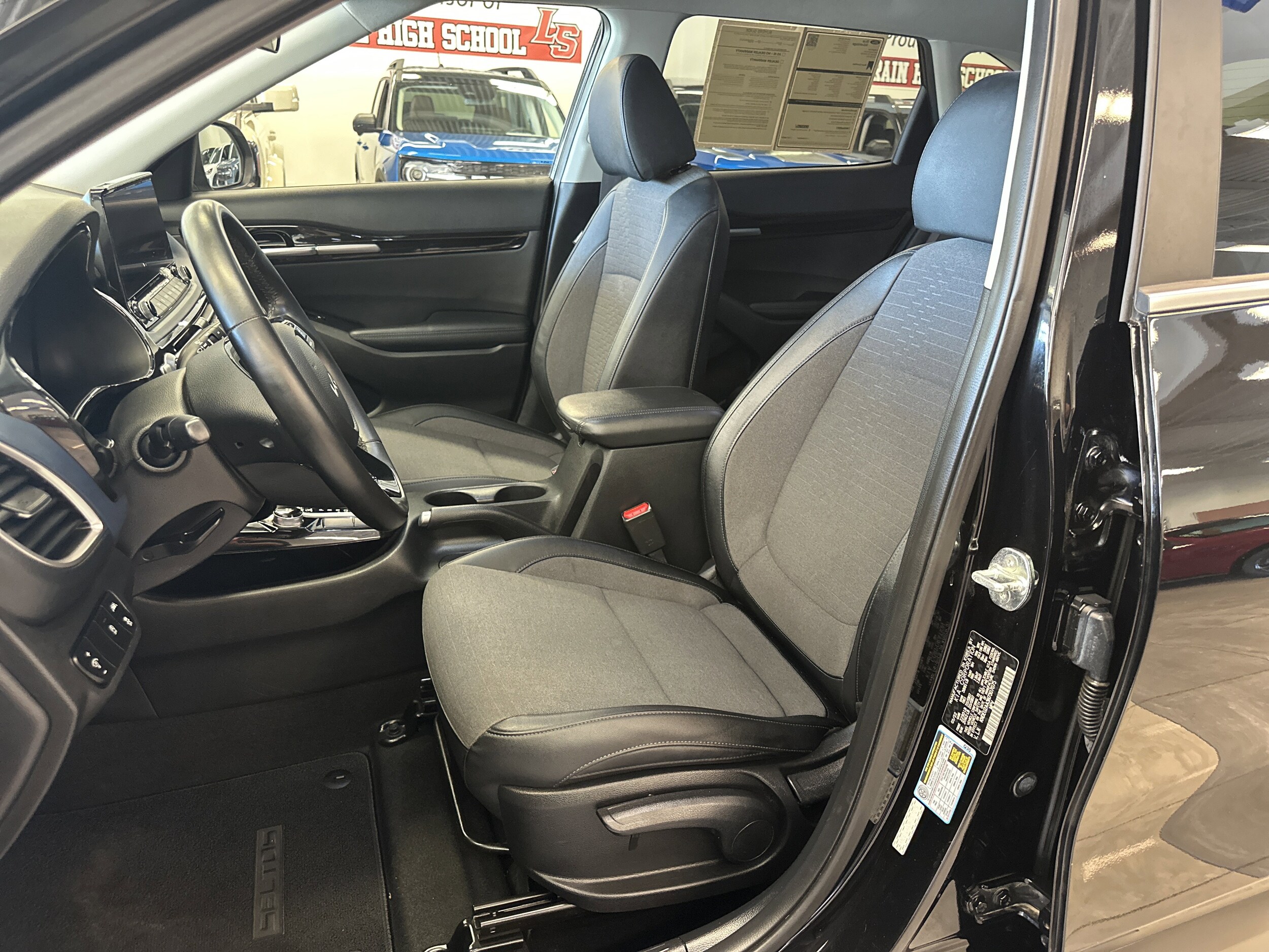 2022 Kia Seltos S photo 4
