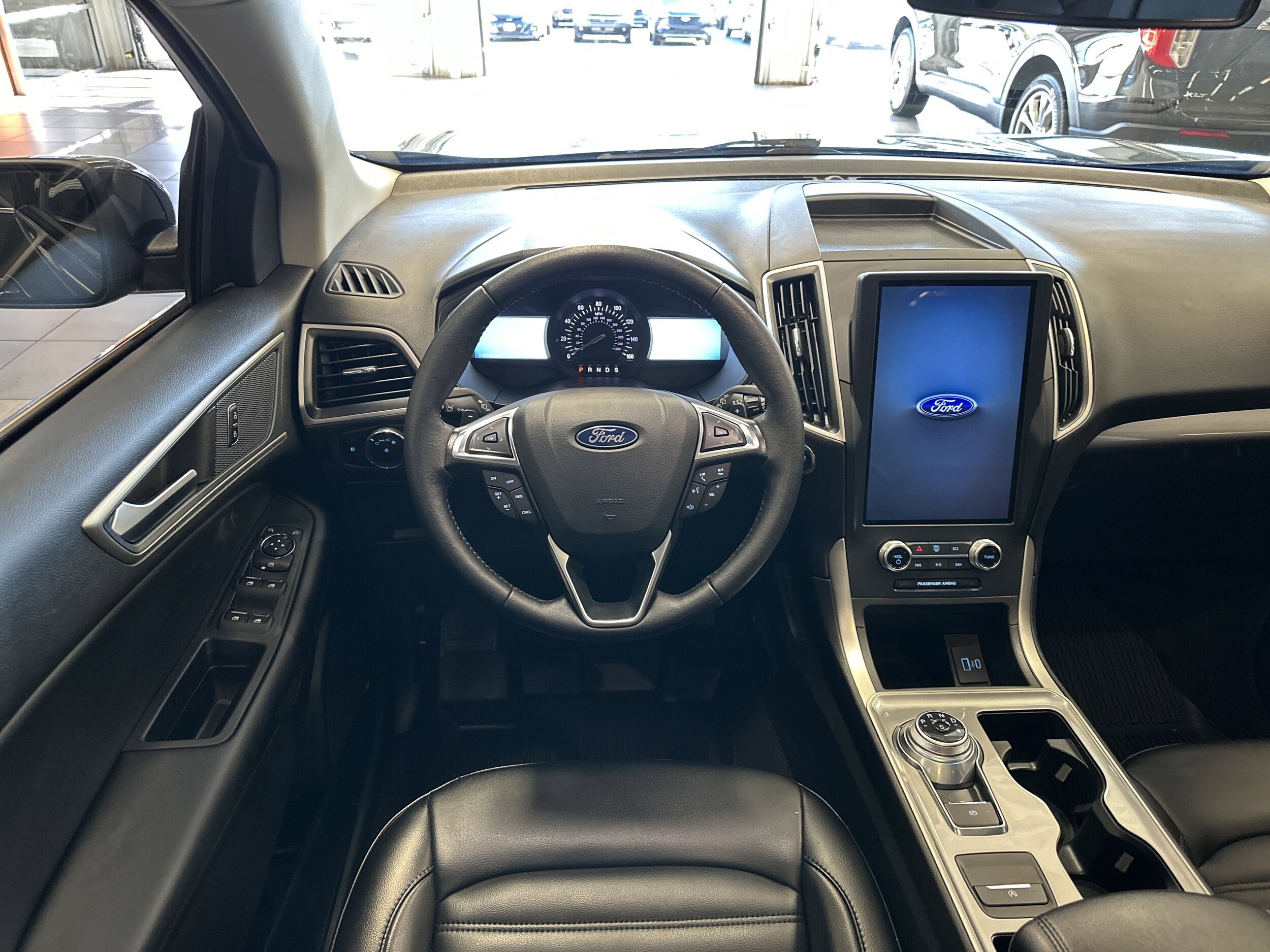 2024 Ford Edge SEL photo 2