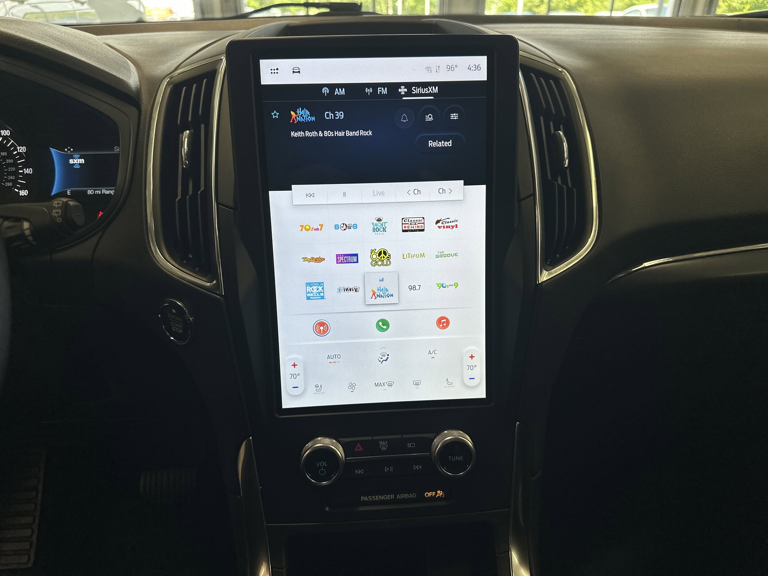 2024 Ford Edge Titanium photo 3