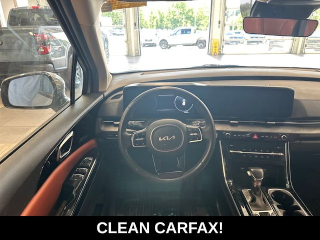 Used 2024 Kia Carnival SX Minivan/Van