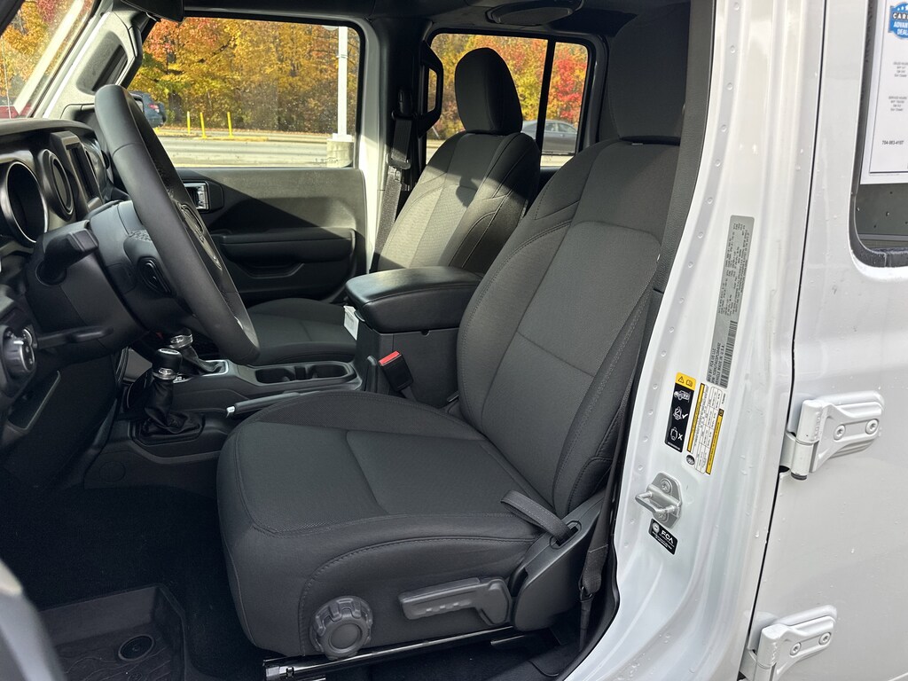 Used 2023 Jeep Gladiator Sport S Truck Crew Cab