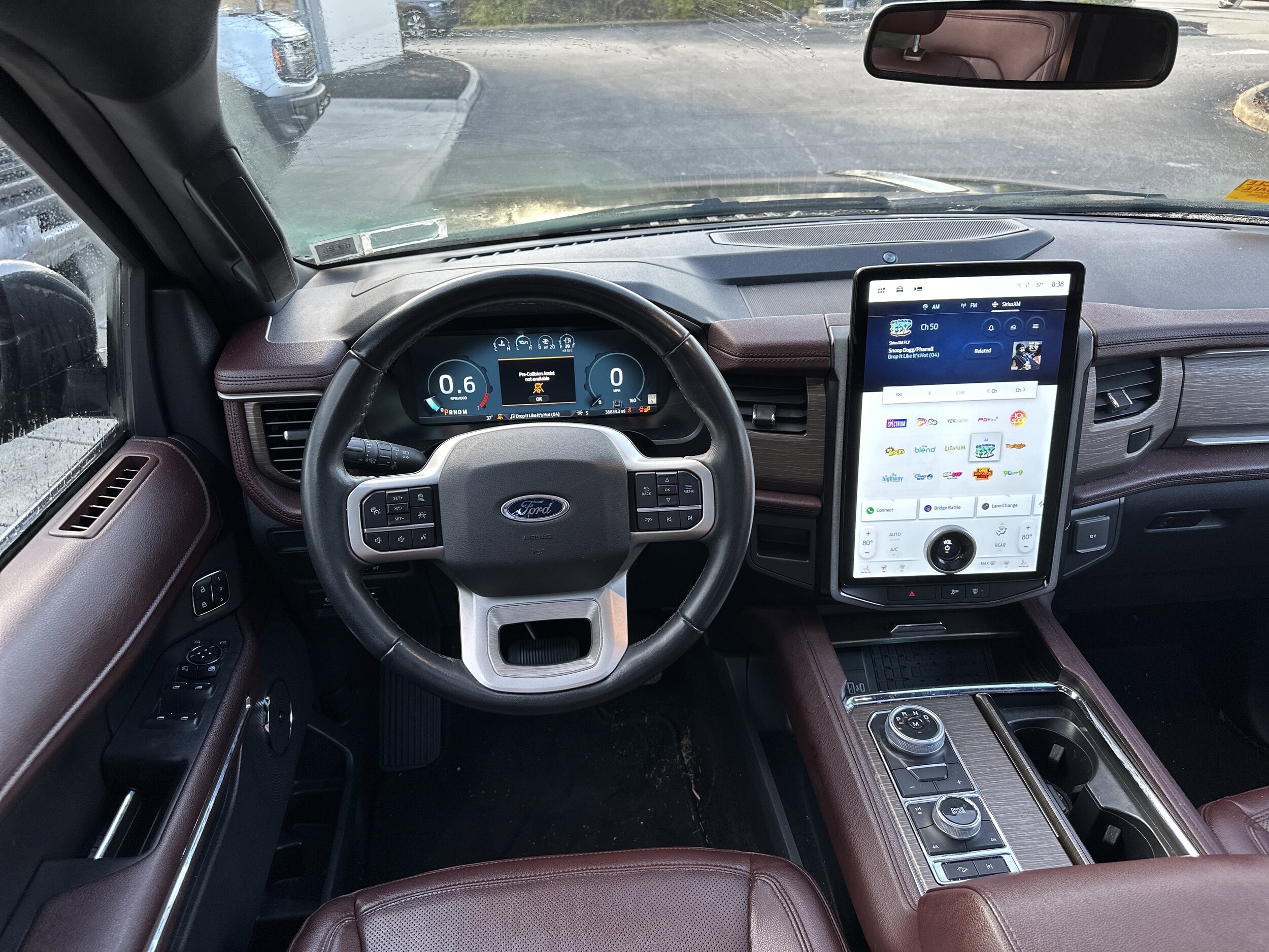 2022 Ford Expedition Limited photo 2