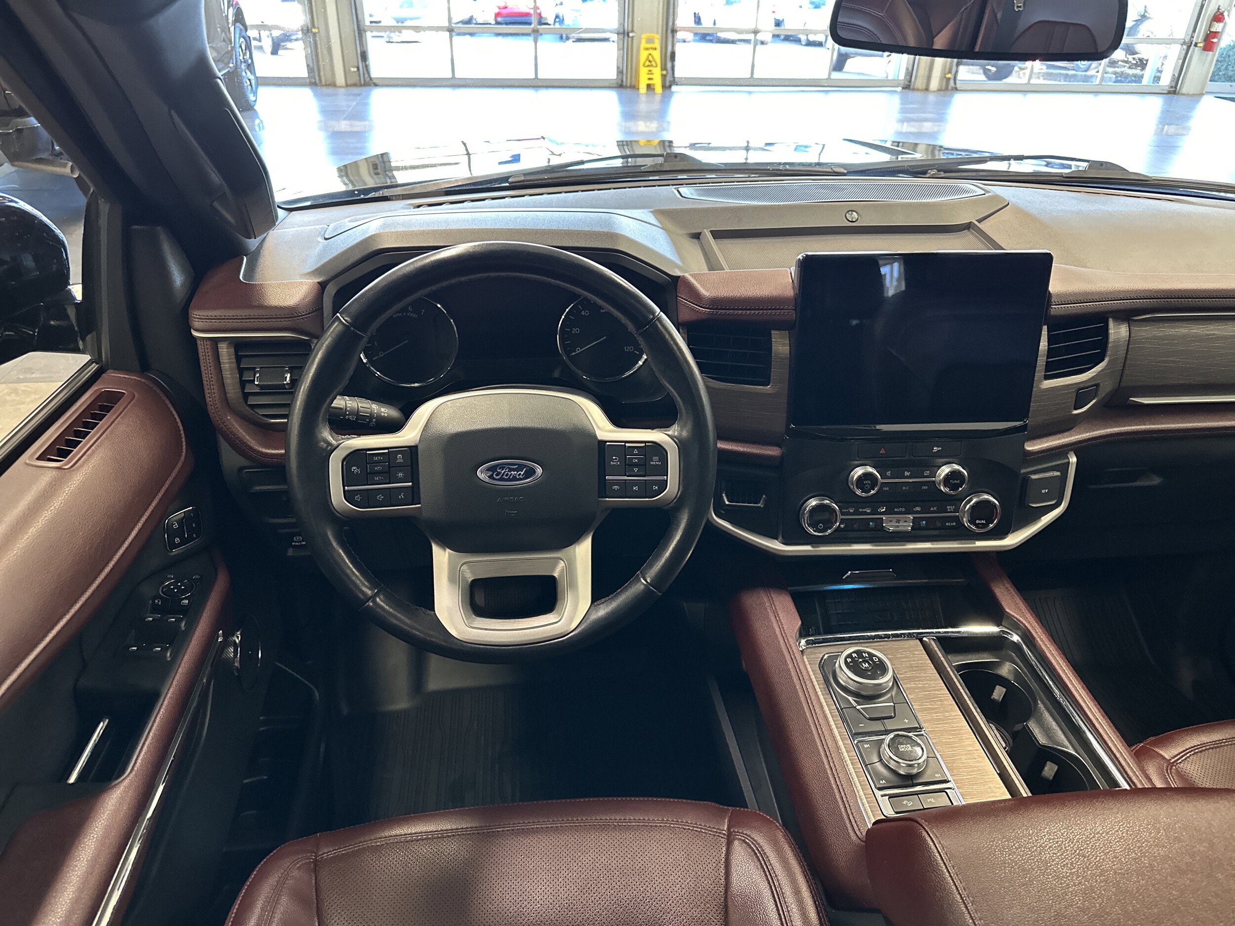 2022 Ford Expedition MAX Limited photo 2