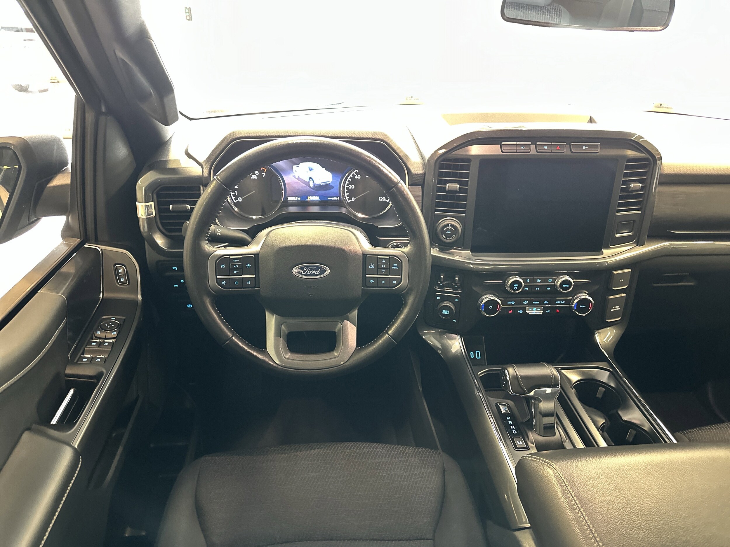 2022 Ford F-150 XLT photo 2