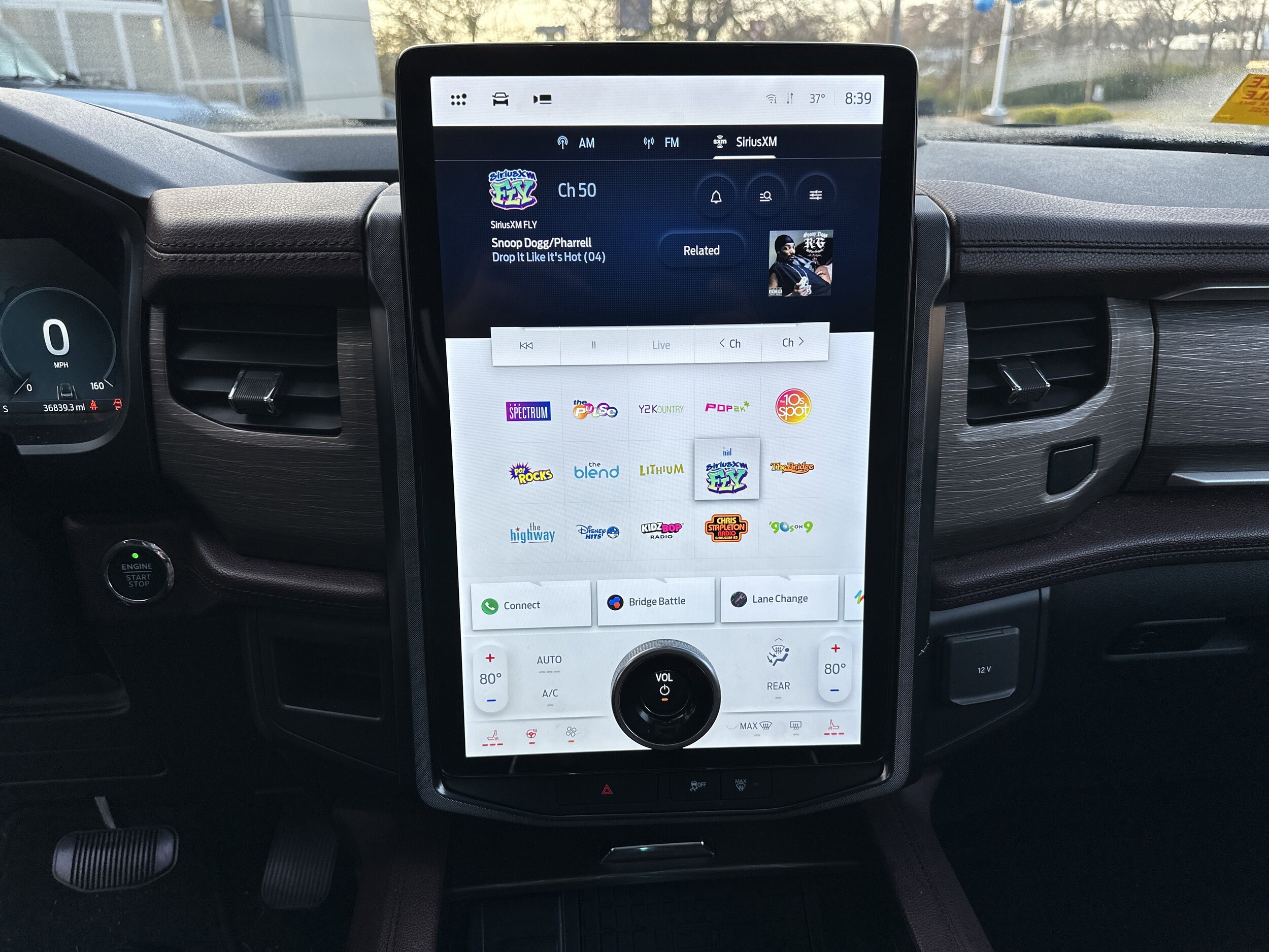 2022 Ford Expedition Limited photo 2