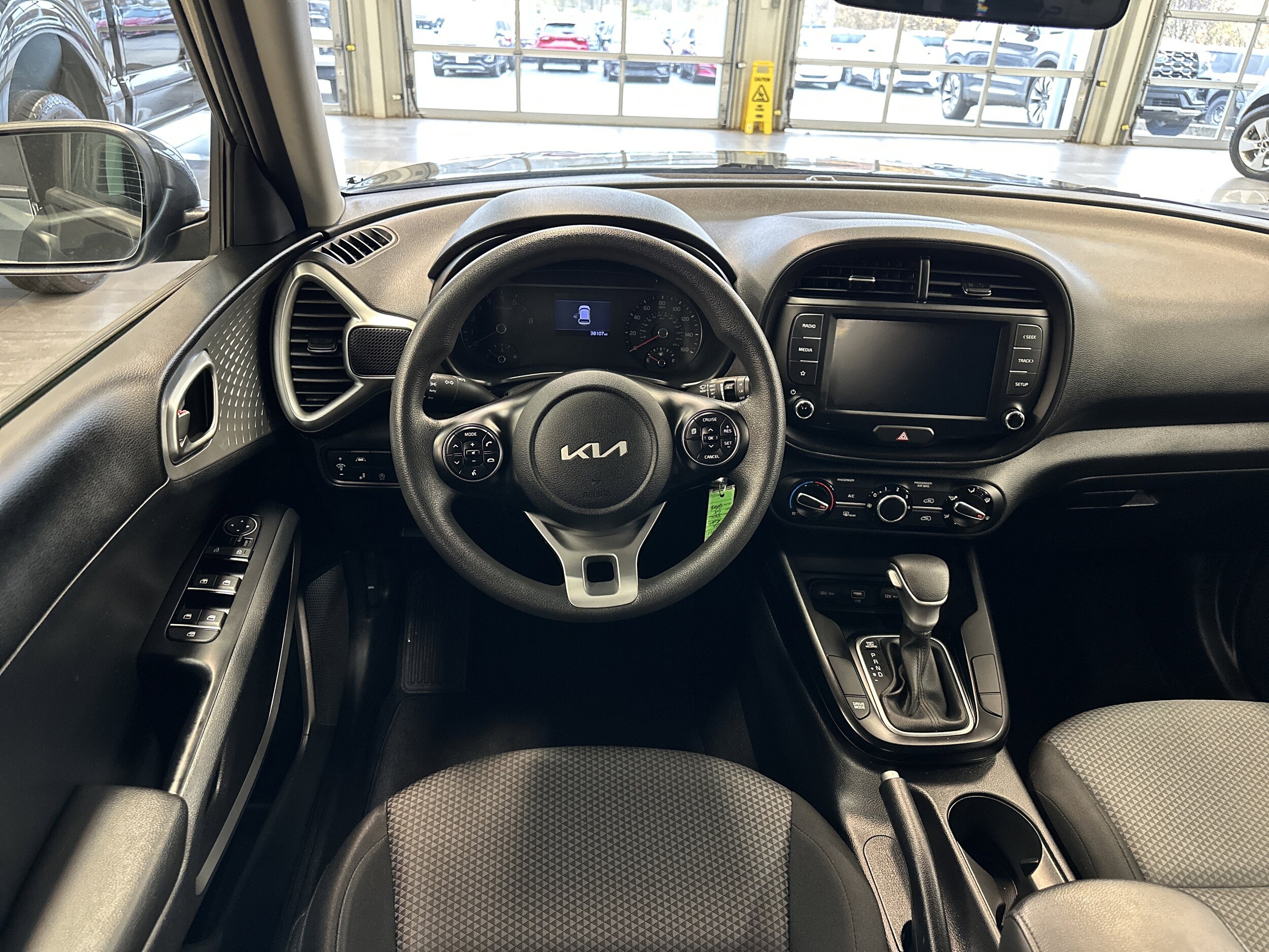 2022 Kia Soul LX photo 2