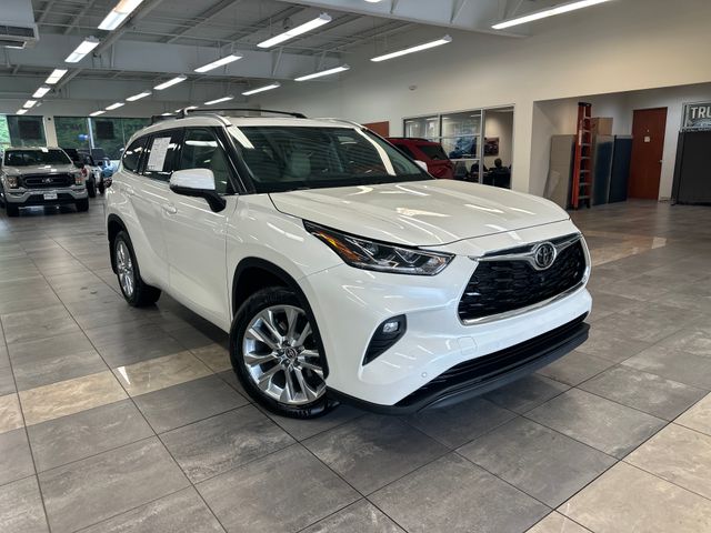 2021 Toyota Highlander Limited 4x4 V6's photo
