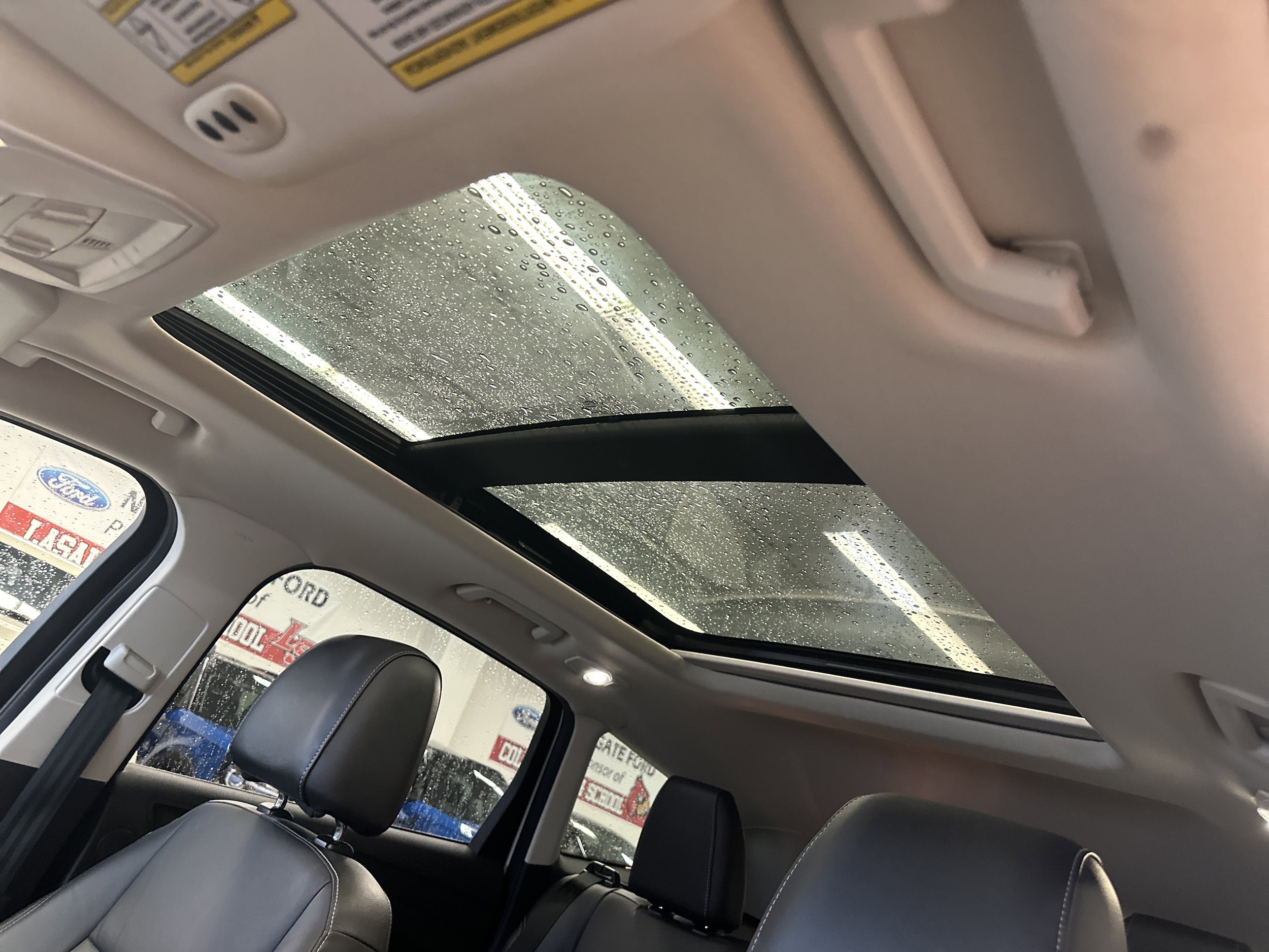 2016 Ford Escape Titanium photo 4