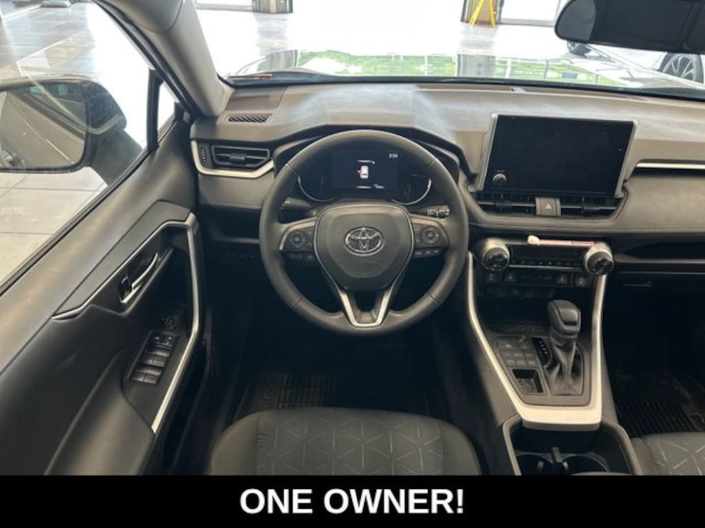 Used 2025 Toyota RAV4 XLE SUV
