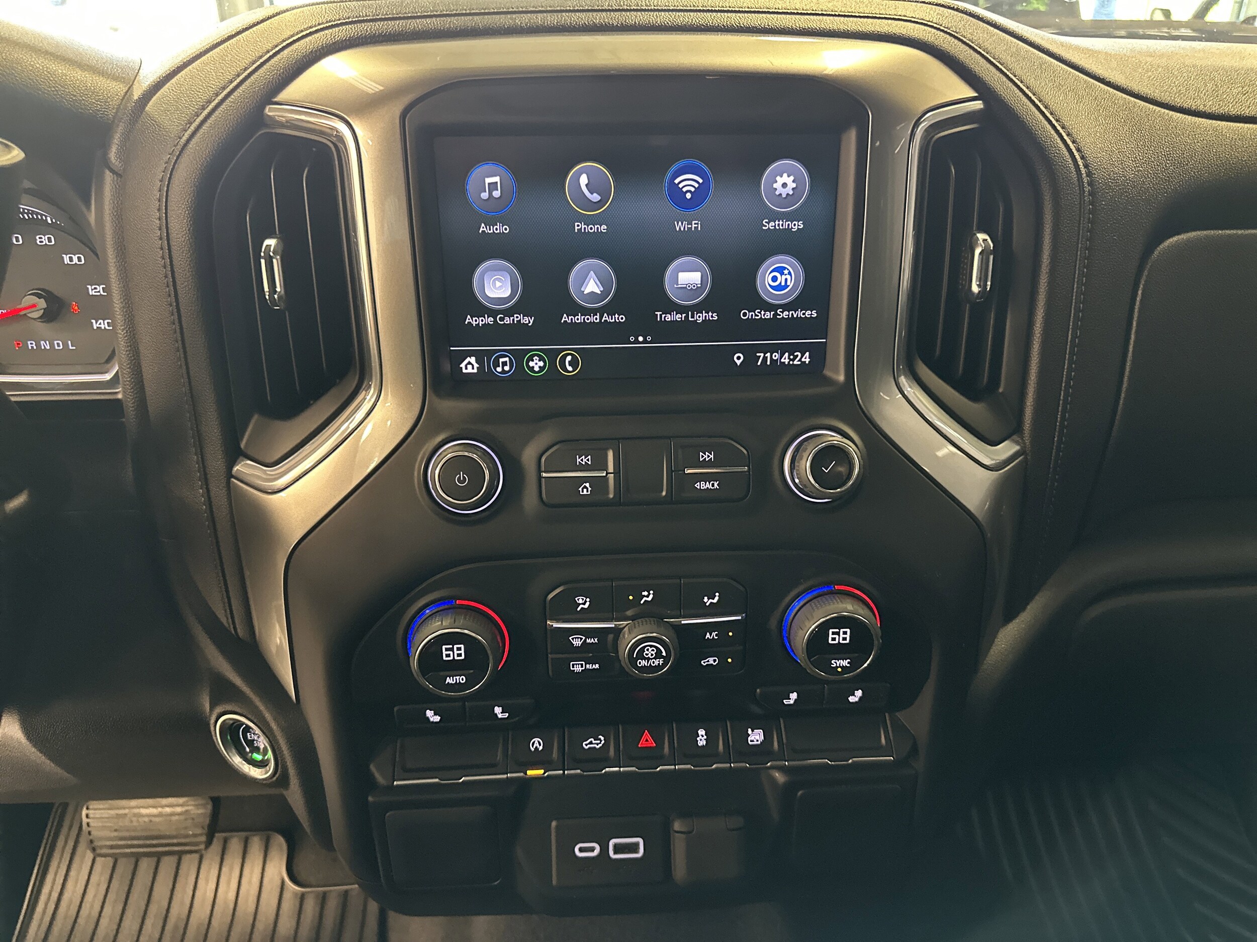 2022 Chevrolet Silverado 1500 LT photo 3